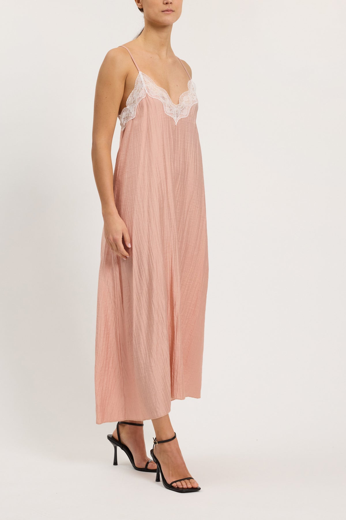 SLIP DRESS LUNGO CON PIZZO IN CONTRASTO