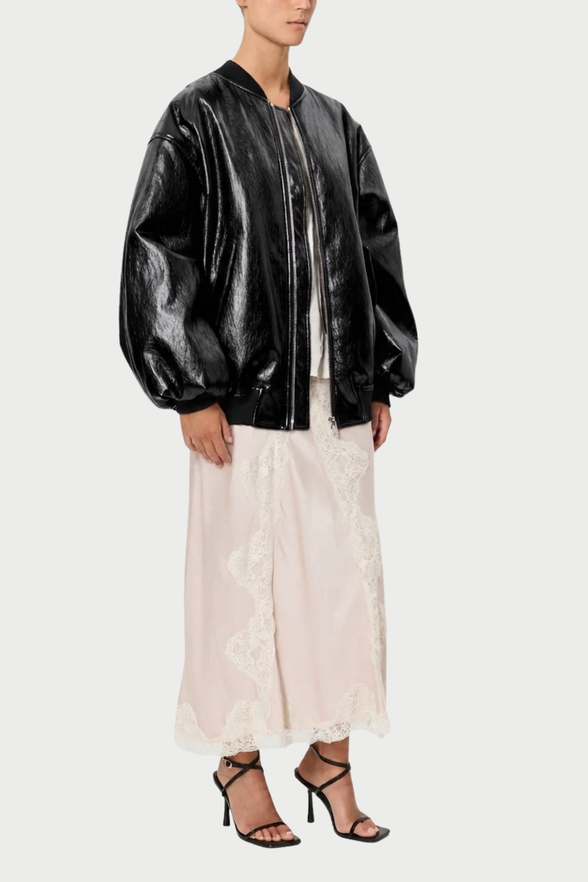 BOMBER