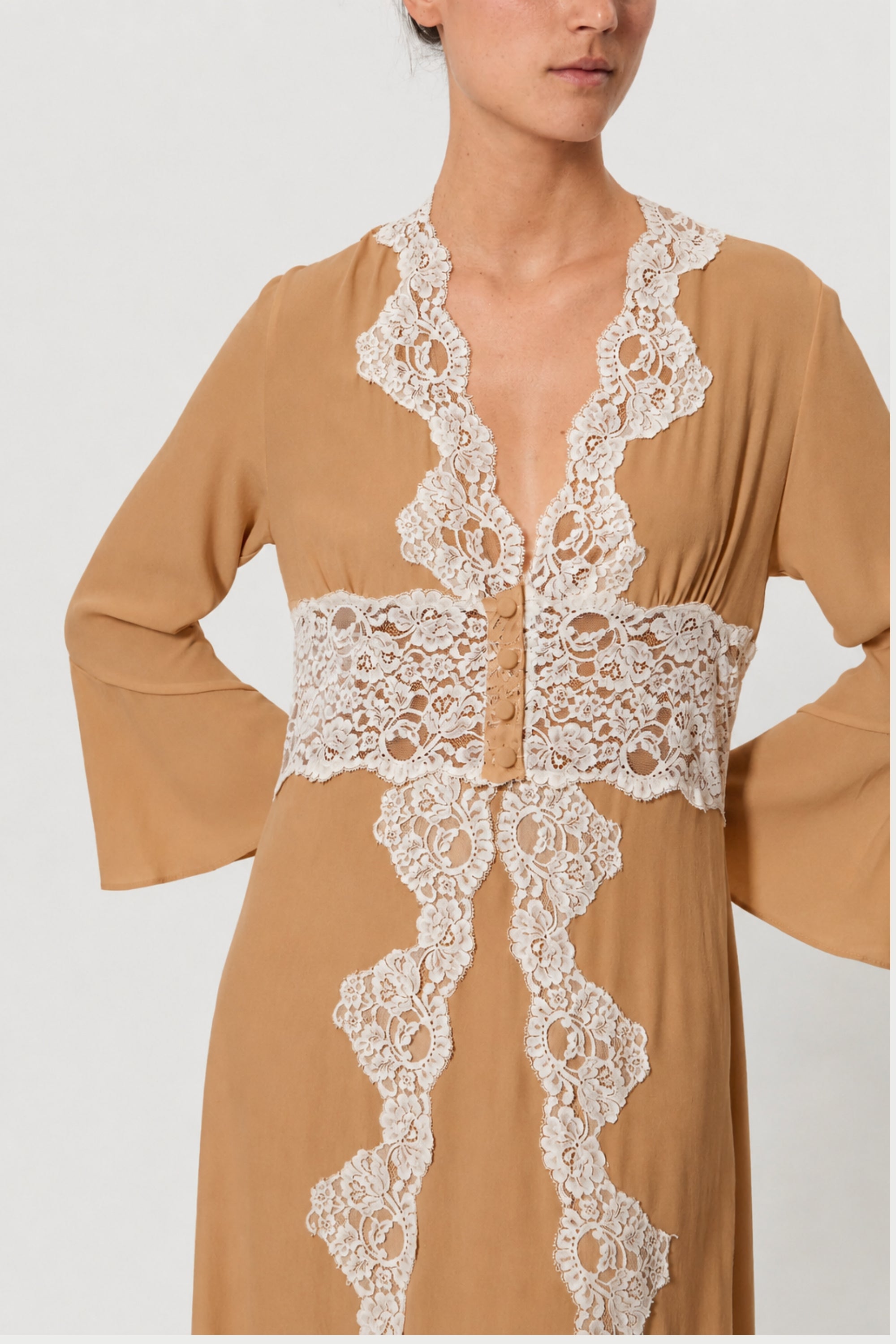 DRESS WITH LACE DETAILS