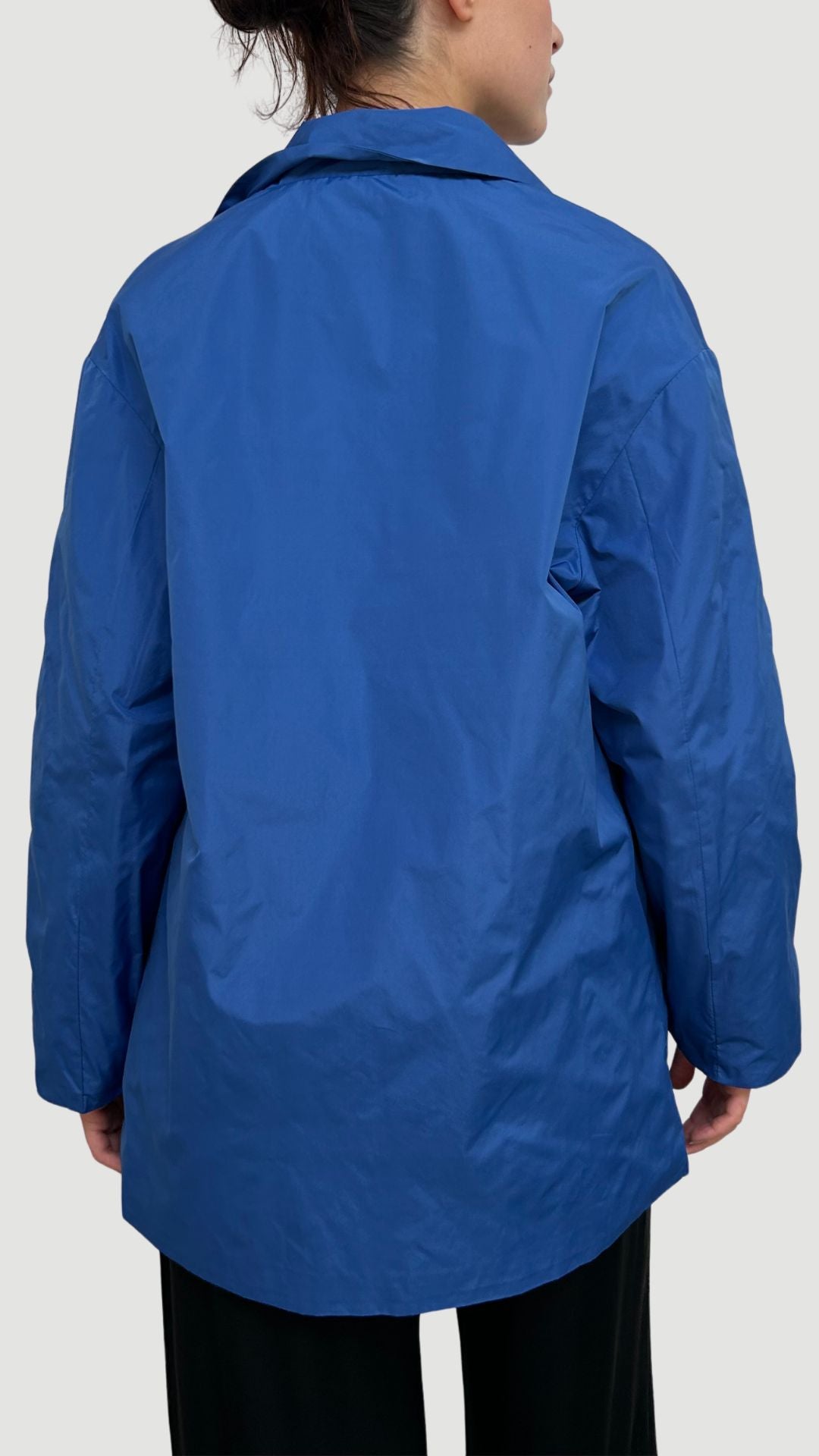 WINDPROOF TAFFETA JACKET WITH BELT AND JEWEL BROOCH