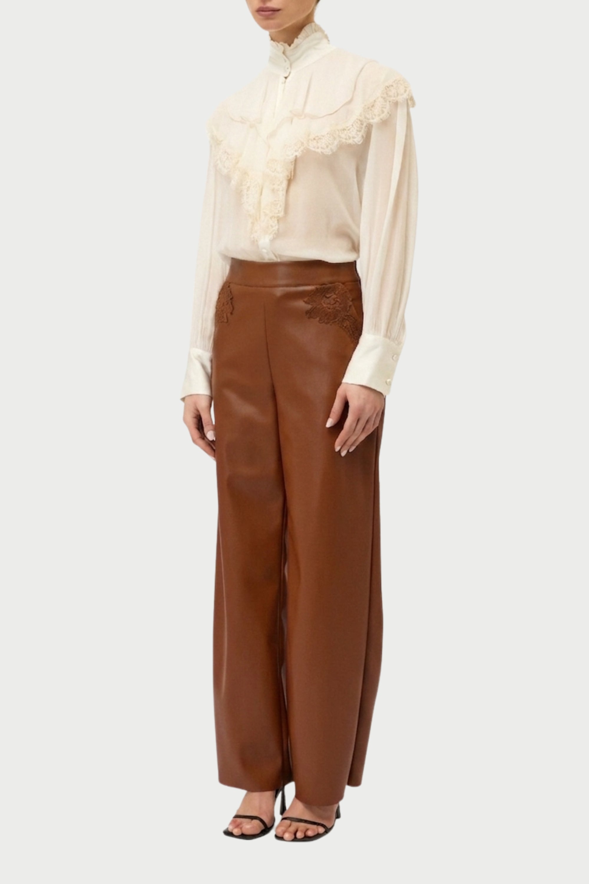 PANTALONE IN ECOPELLE CON PIZZO