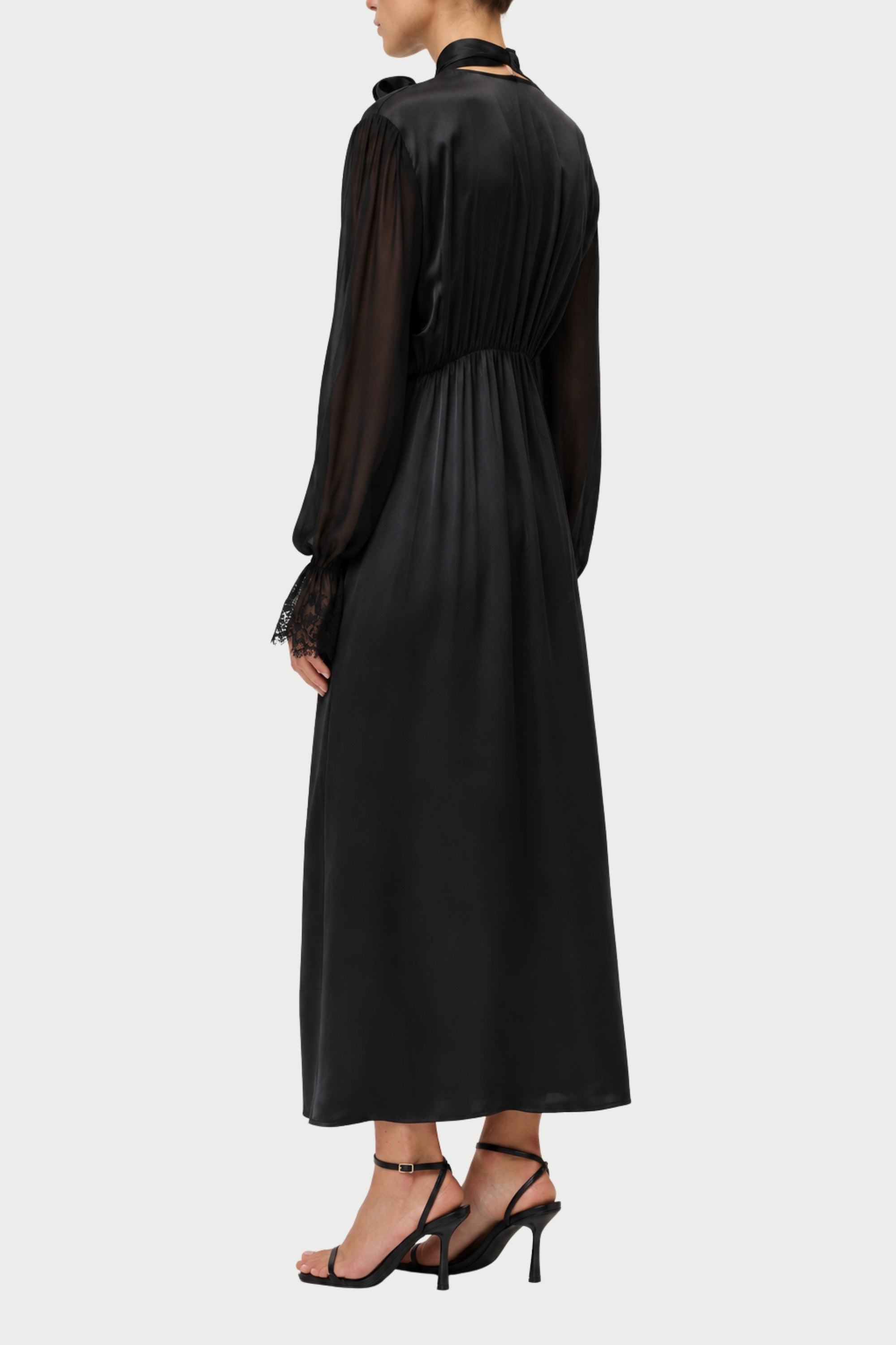 ABITO MANICA LUNGA CON PIZZO