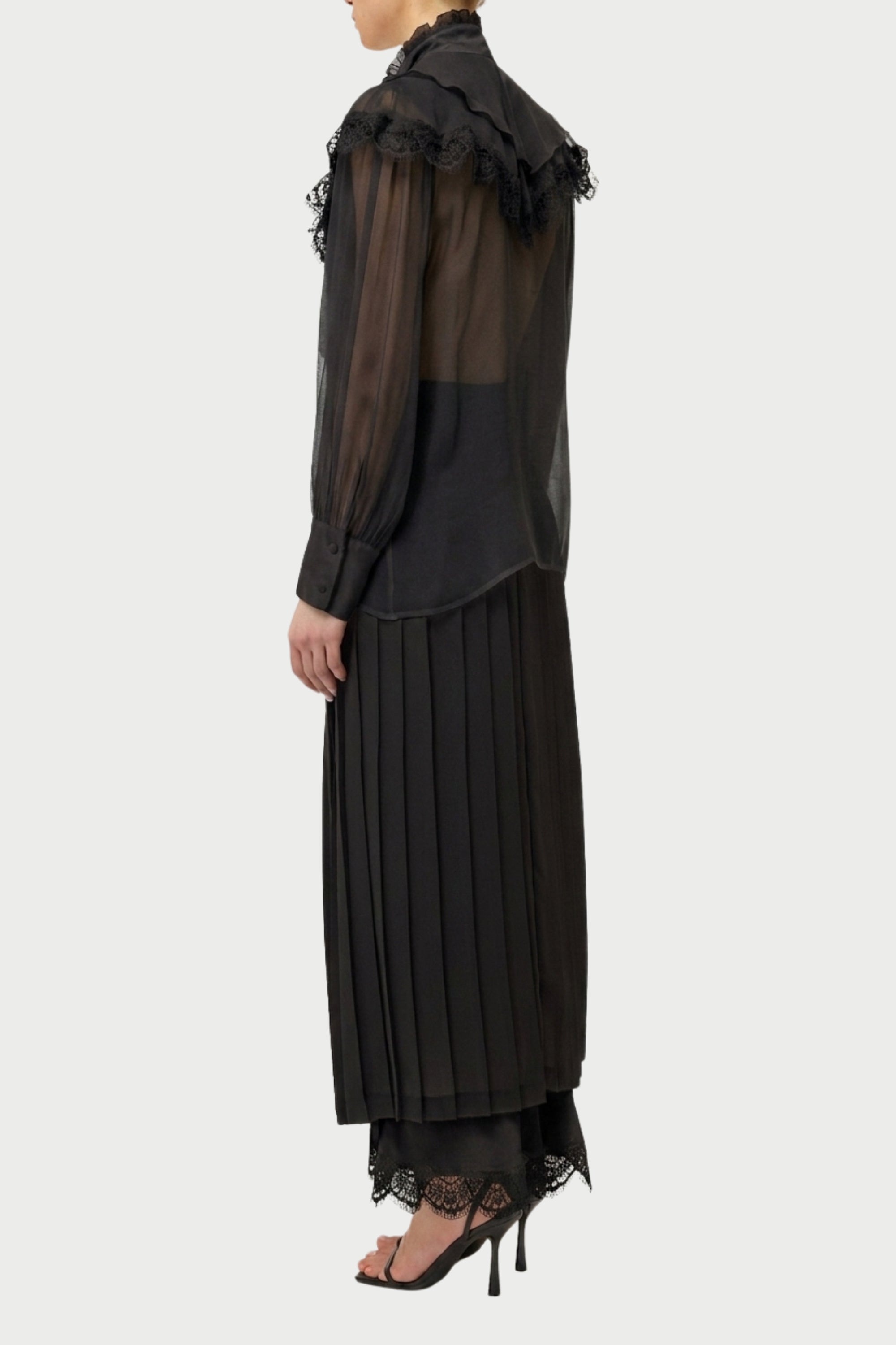 CAMICIA CON ROUCHES E PIZZO