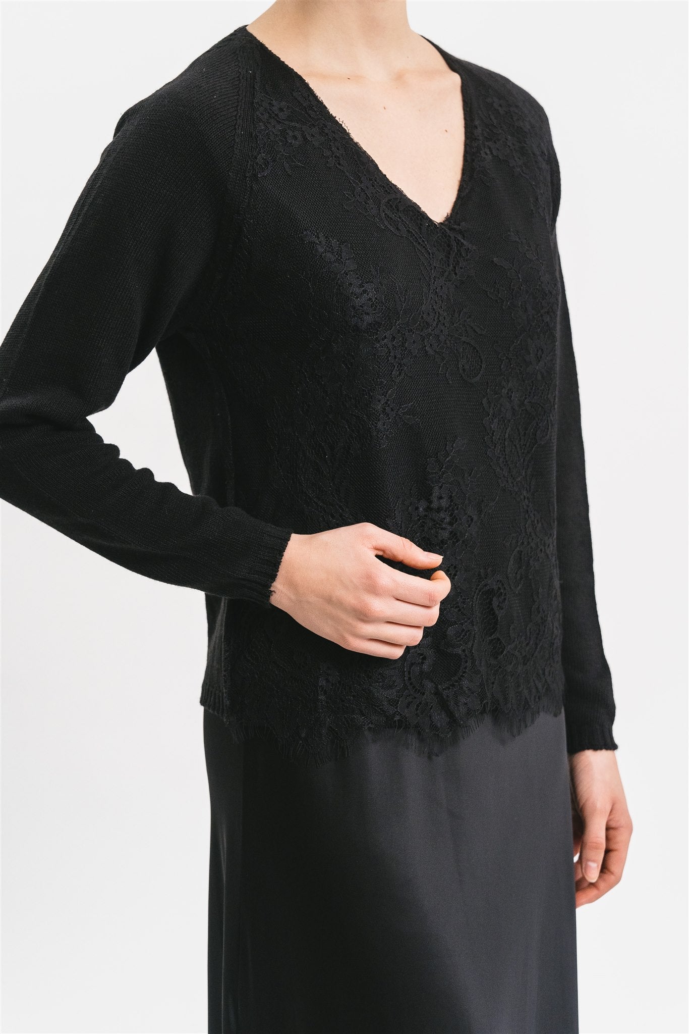 MAGLIA SCOLLO A V CON PIZZO