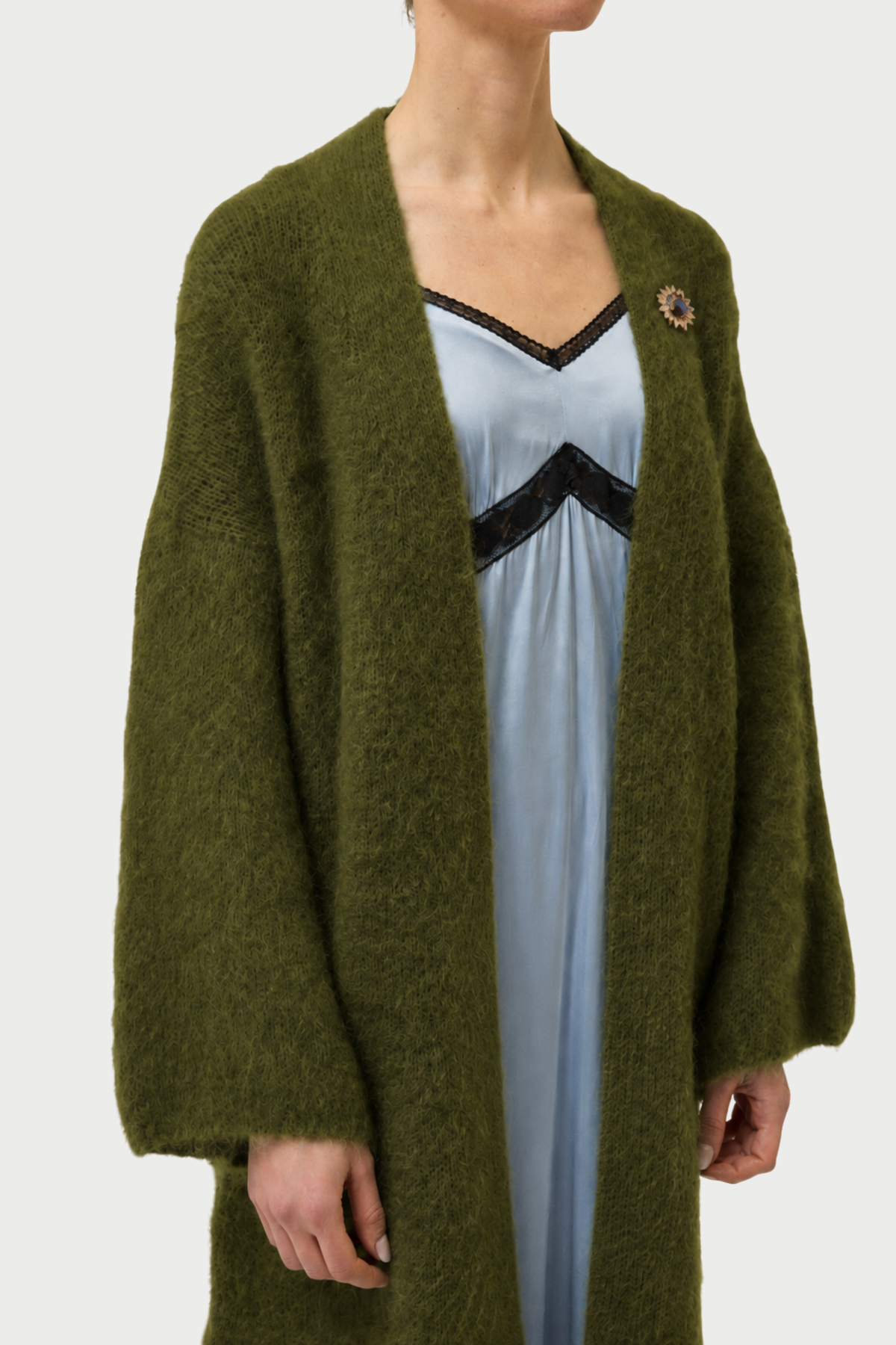 CARDIGAN GARZATO LUNGO CON SPILLA GIOIELLO