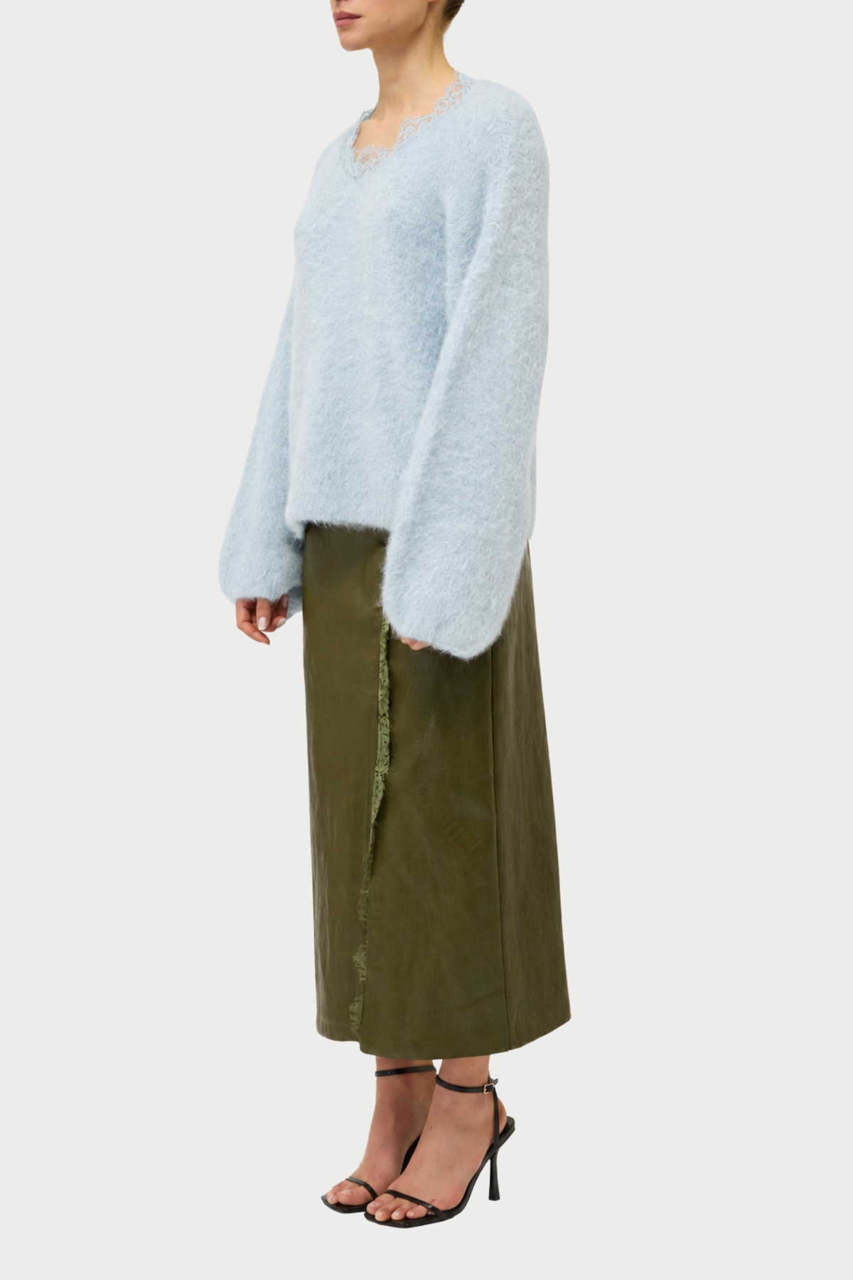 MAGLIA GARZATA SCOLLO A V CON PIZZO