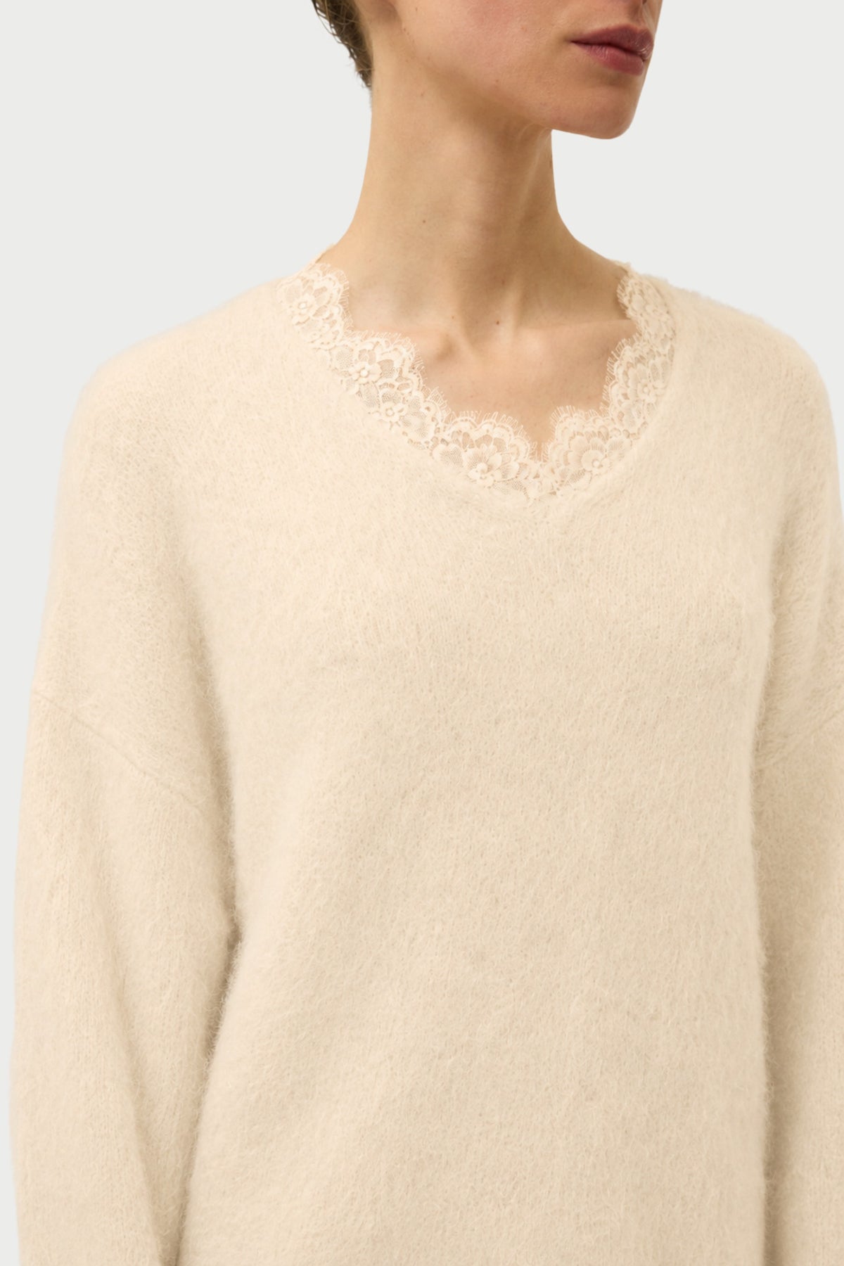MAGLIA GARZATA IN ALPACA CON PIZZO