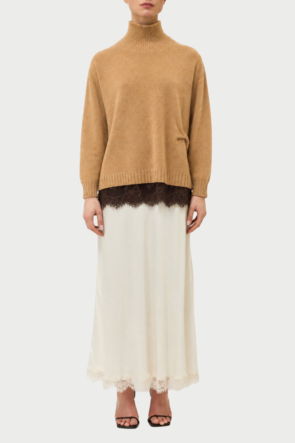 MAGLIA COLLO ALTO CON PIZZO