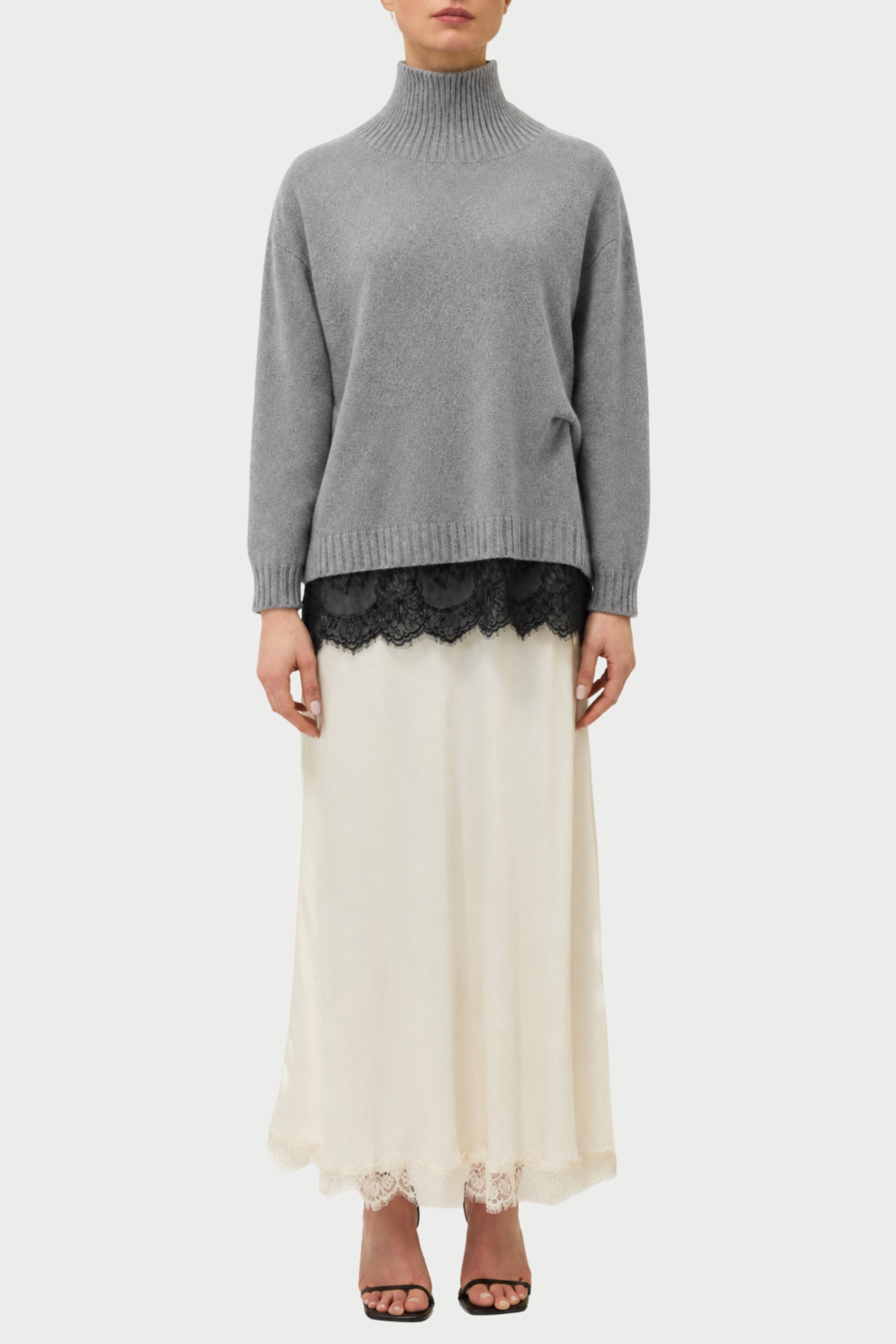 MAGLIA COLLO ALTO CON PIZZO