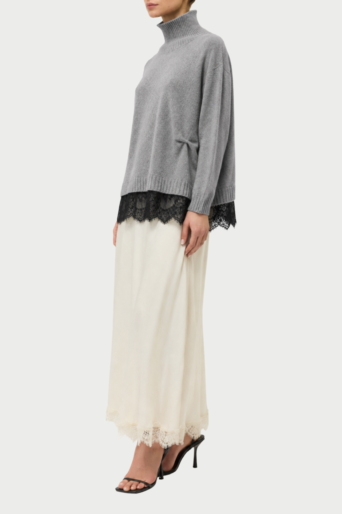 MAGLIA COLLO ALTO CON PIZZO