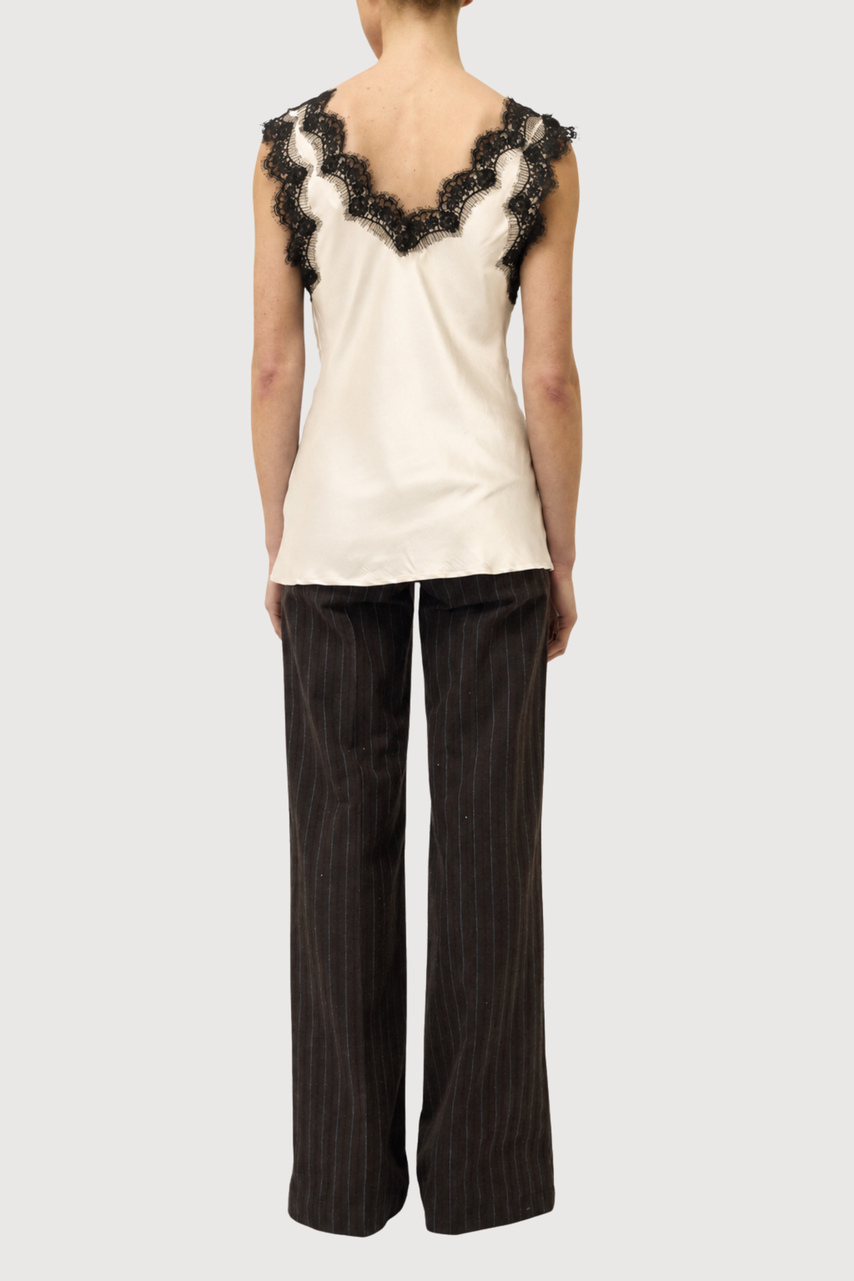 V-NECK LACE TOP