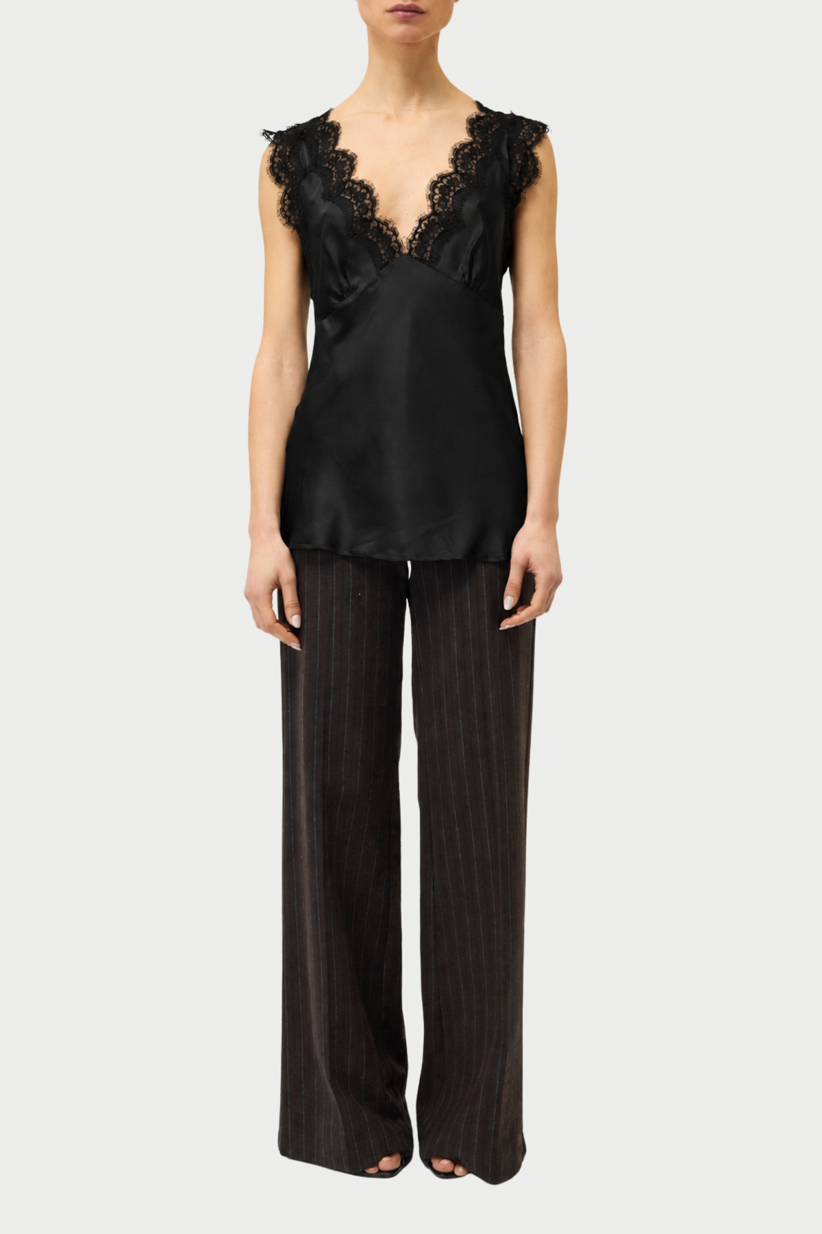 V-NECK LACE TOP