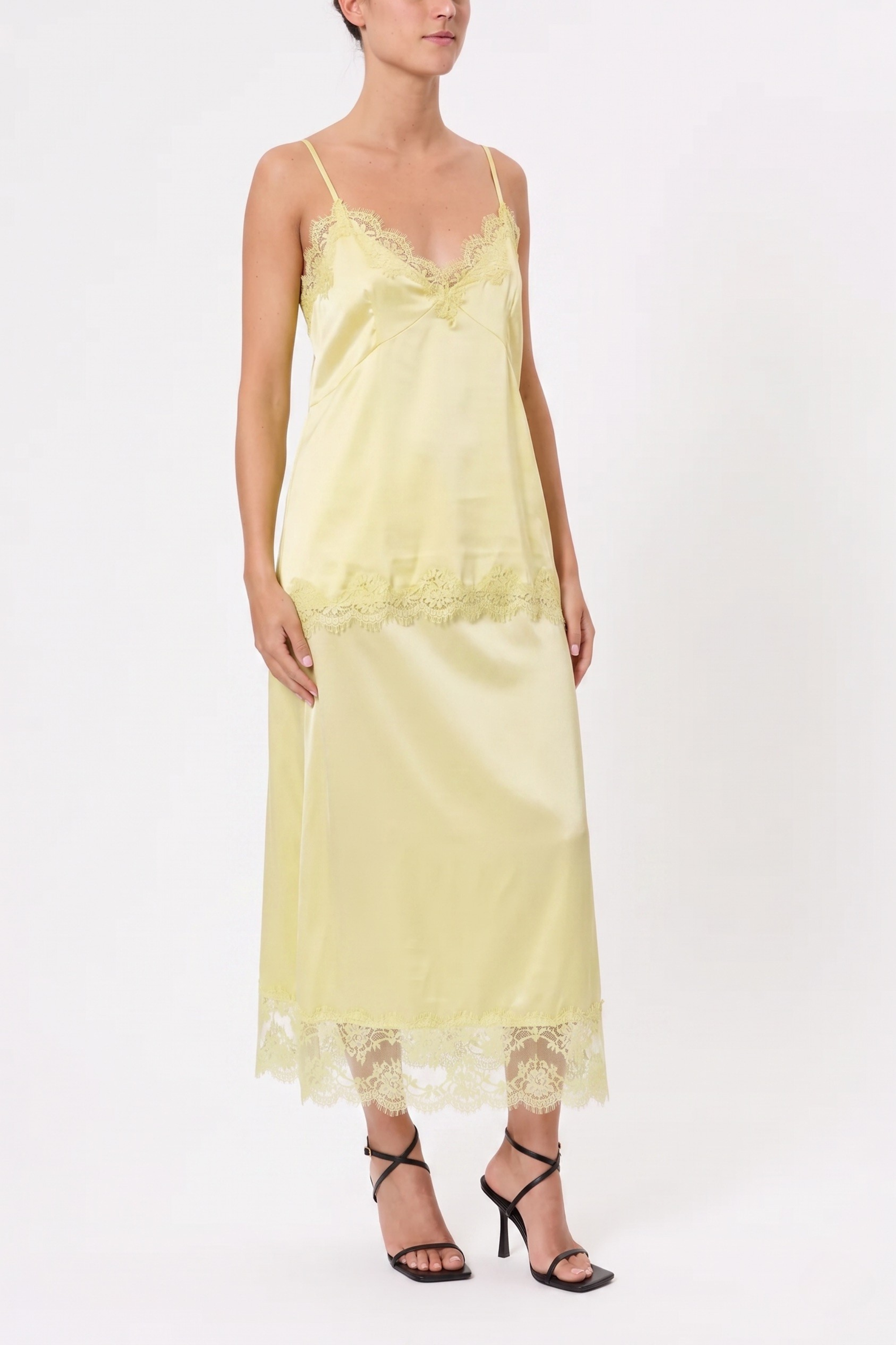 TOP IN RASO CON PIZZO