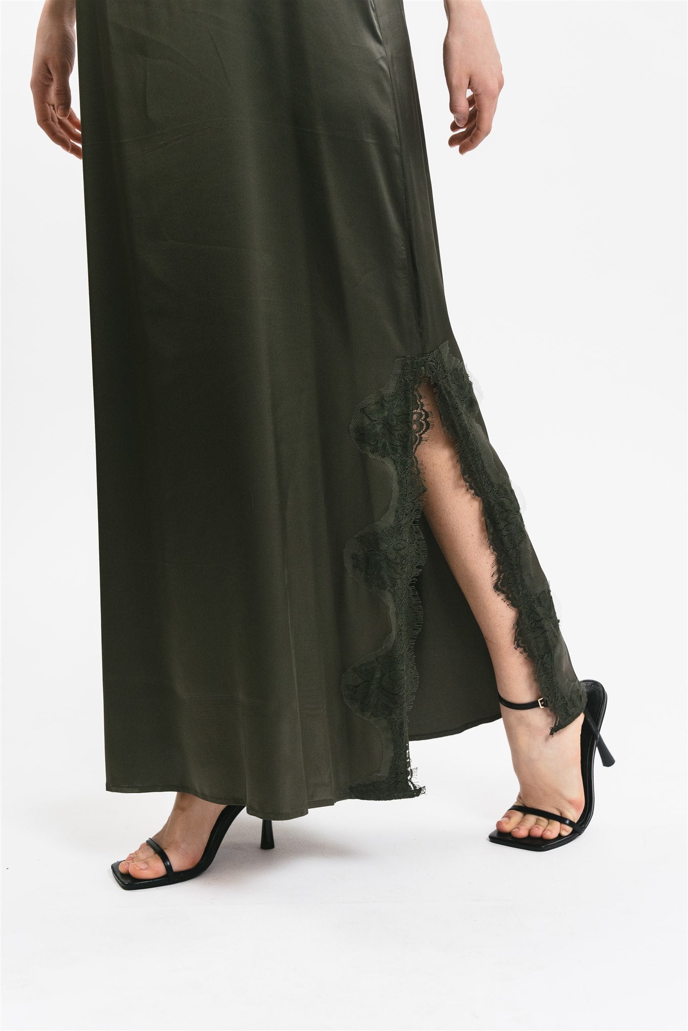 Slip dress militare scollo a V dettaglio