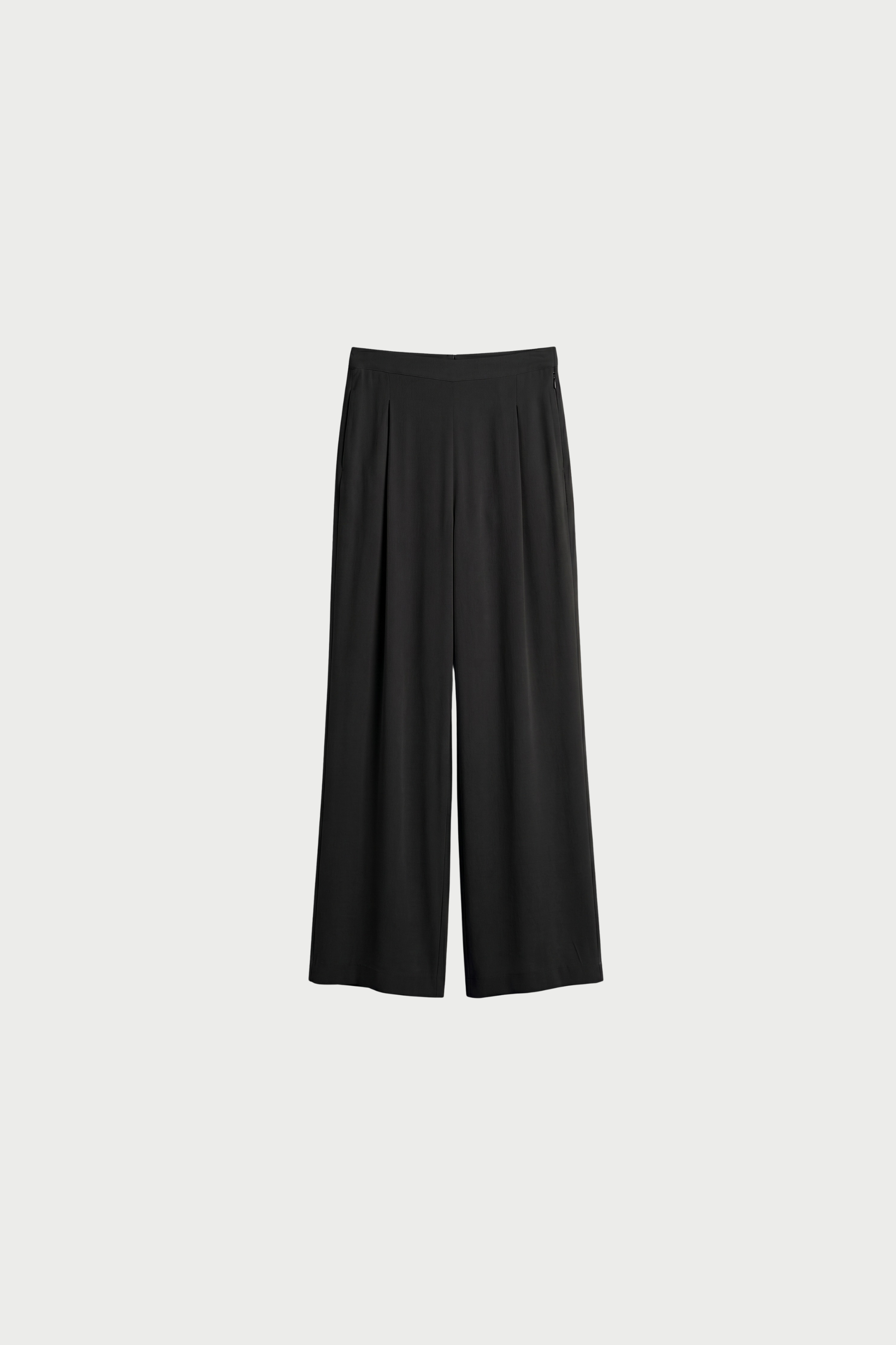 TROUSERS WITH PLEATS