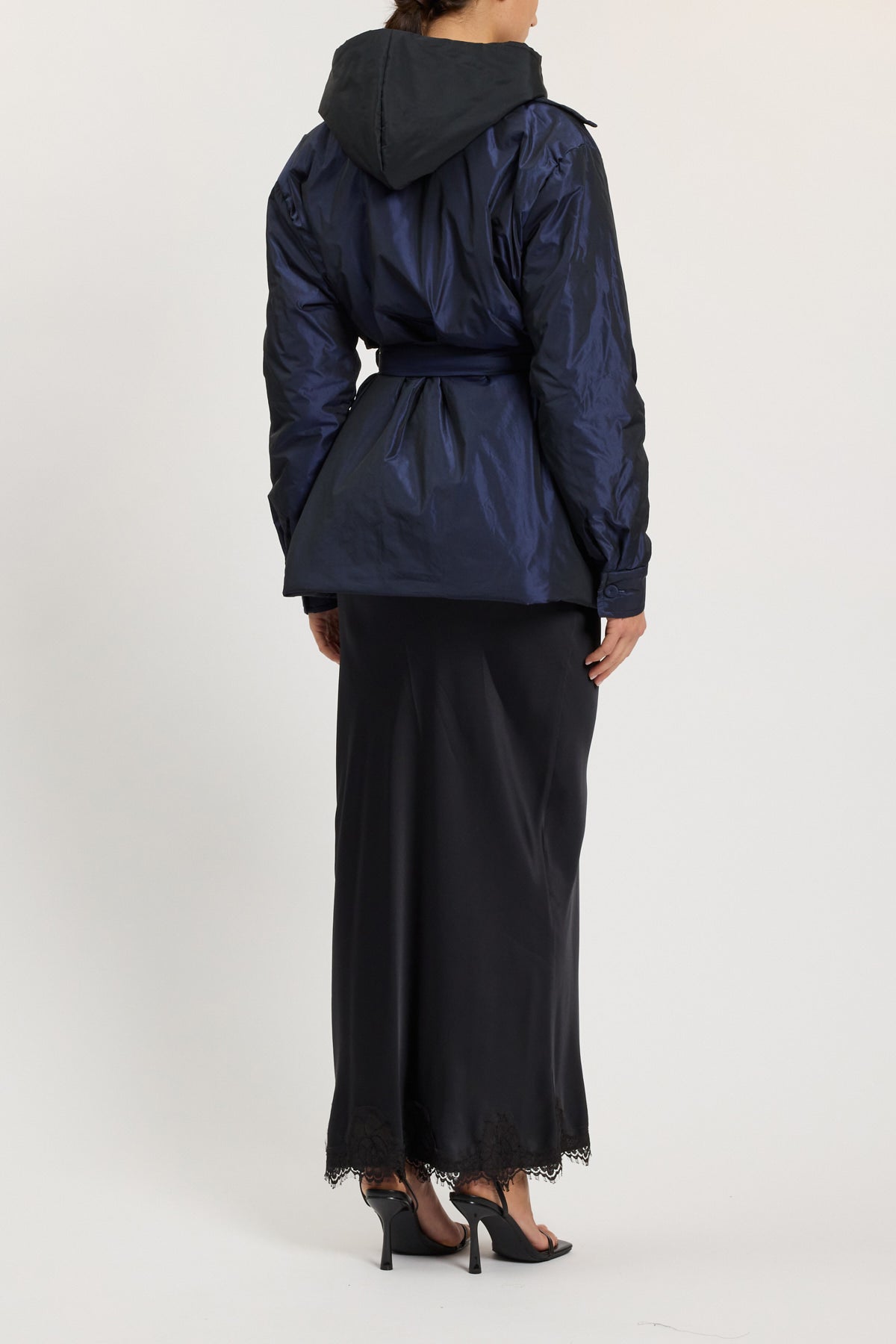 100 GRAM DOUBLE OVERSIZED JACKET WITH HOOD AND BELT