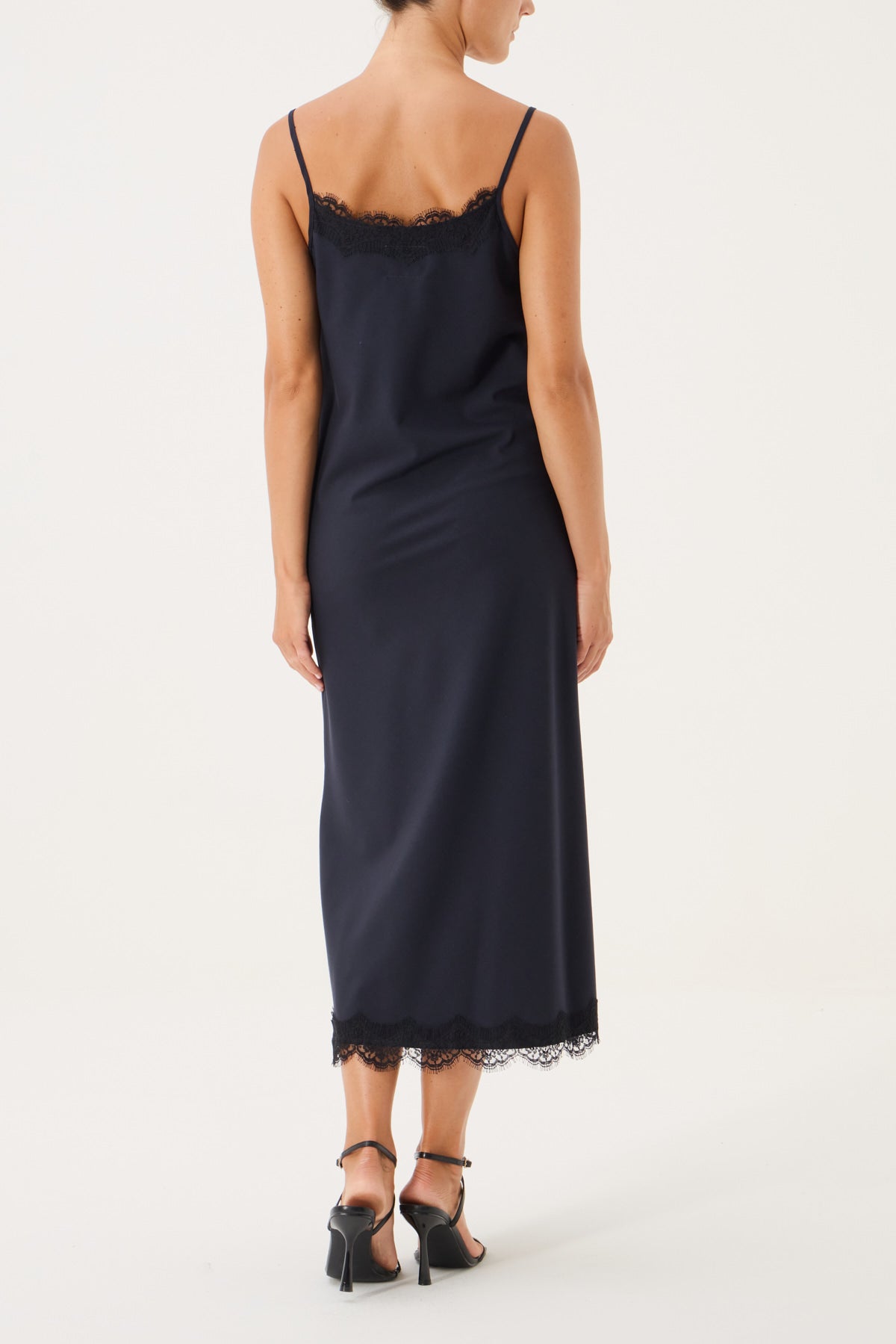 SOTTOVESTE CON PIZZO IN FRESCO DI LANA