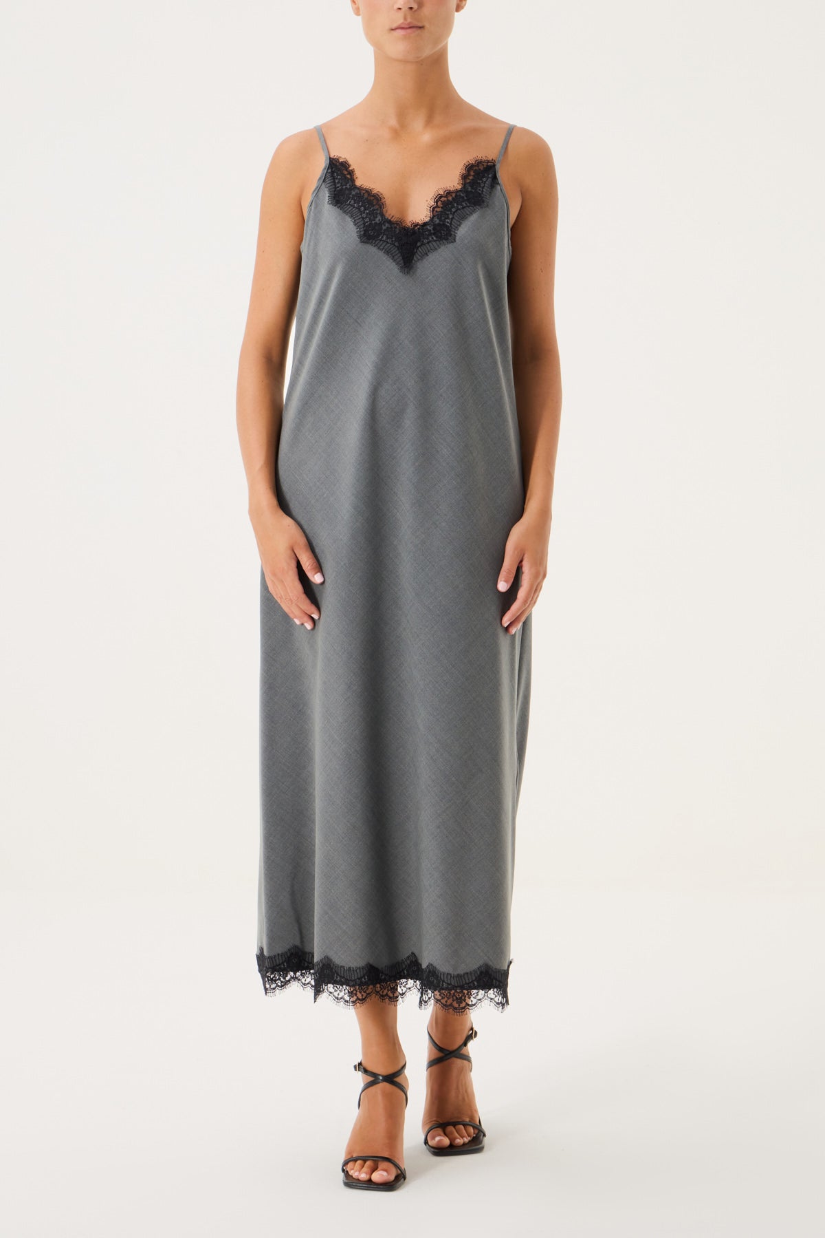 SOTTOVESTE CON PIZZO IN FRESCO DI LANA