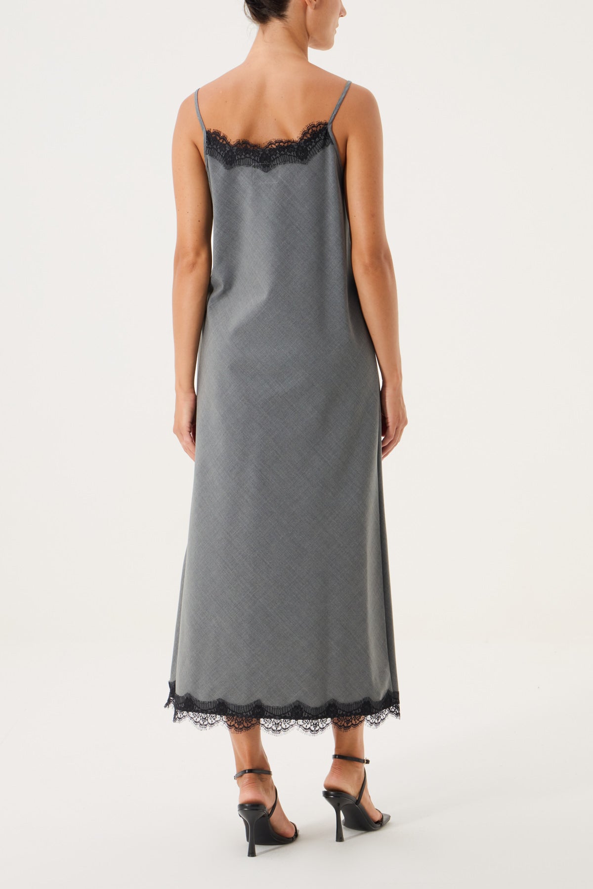 SOTTOVESTE CON PIZZO IN FRESCO DI LANA