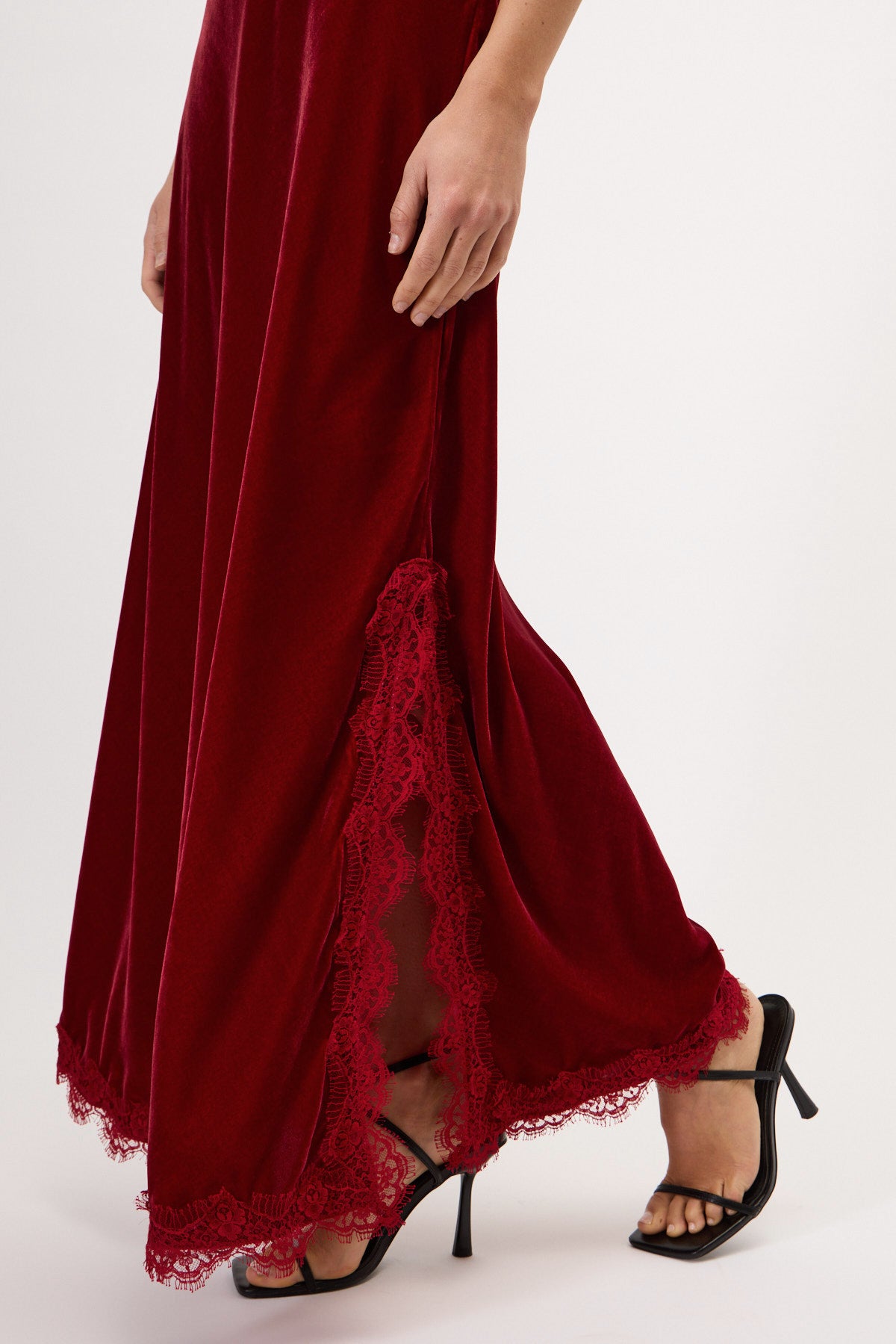 VESTITO SOTTOVESTE SPALLA LARGA ANDREA IN VELLUTO CON PIZZO