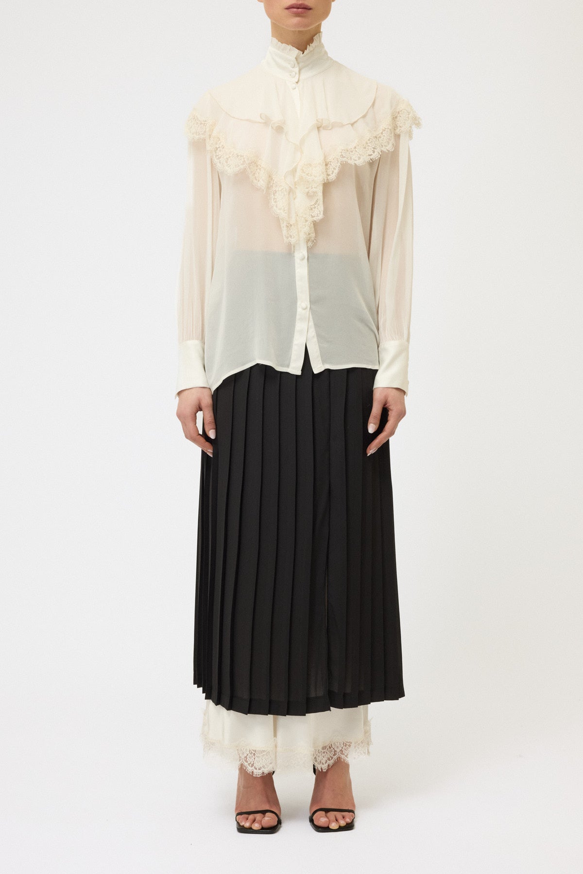 CAMICIA CON ROUCHES E PIZZO