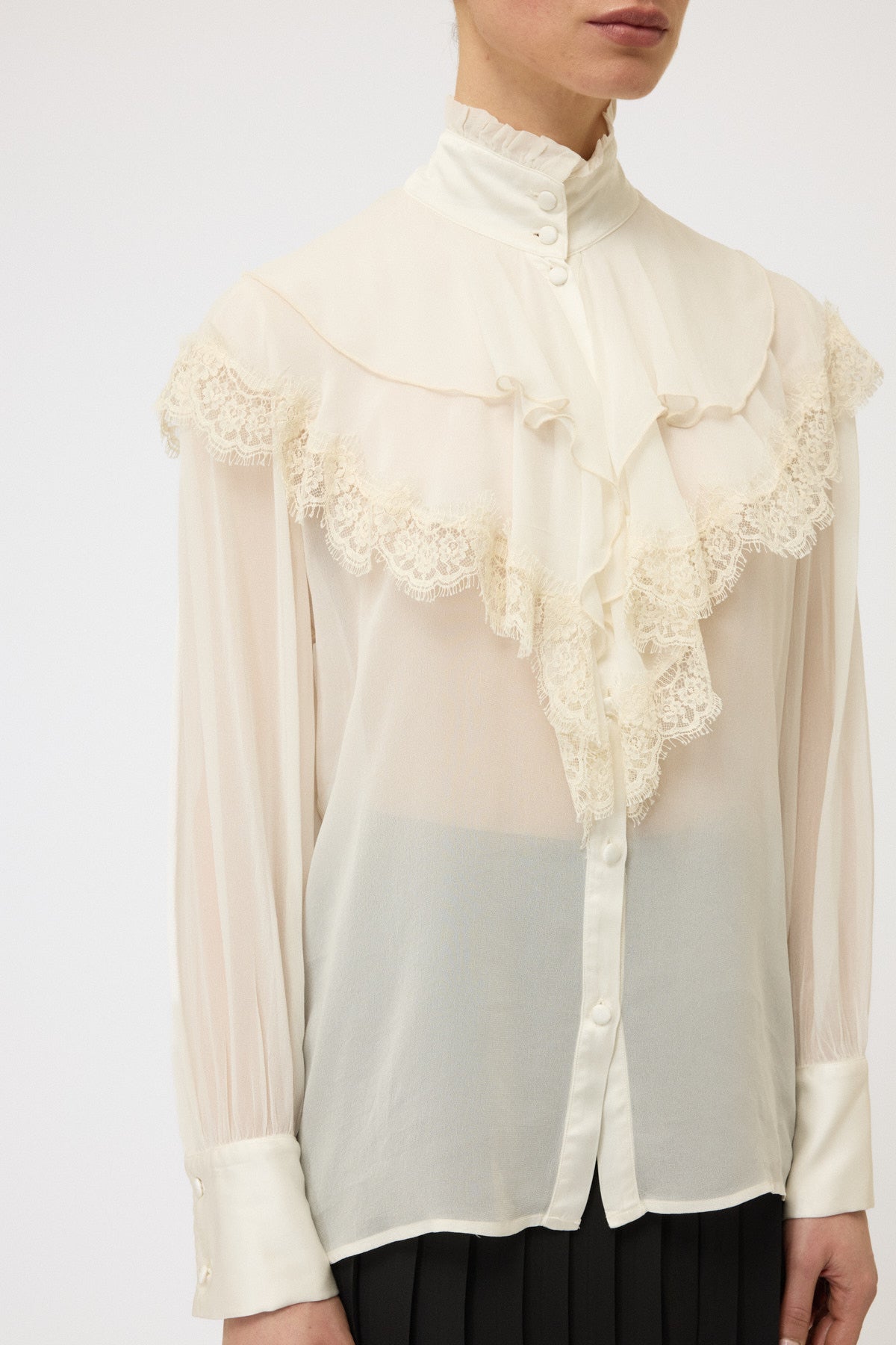 CAMICIA CON ROUCHES E PIZZO