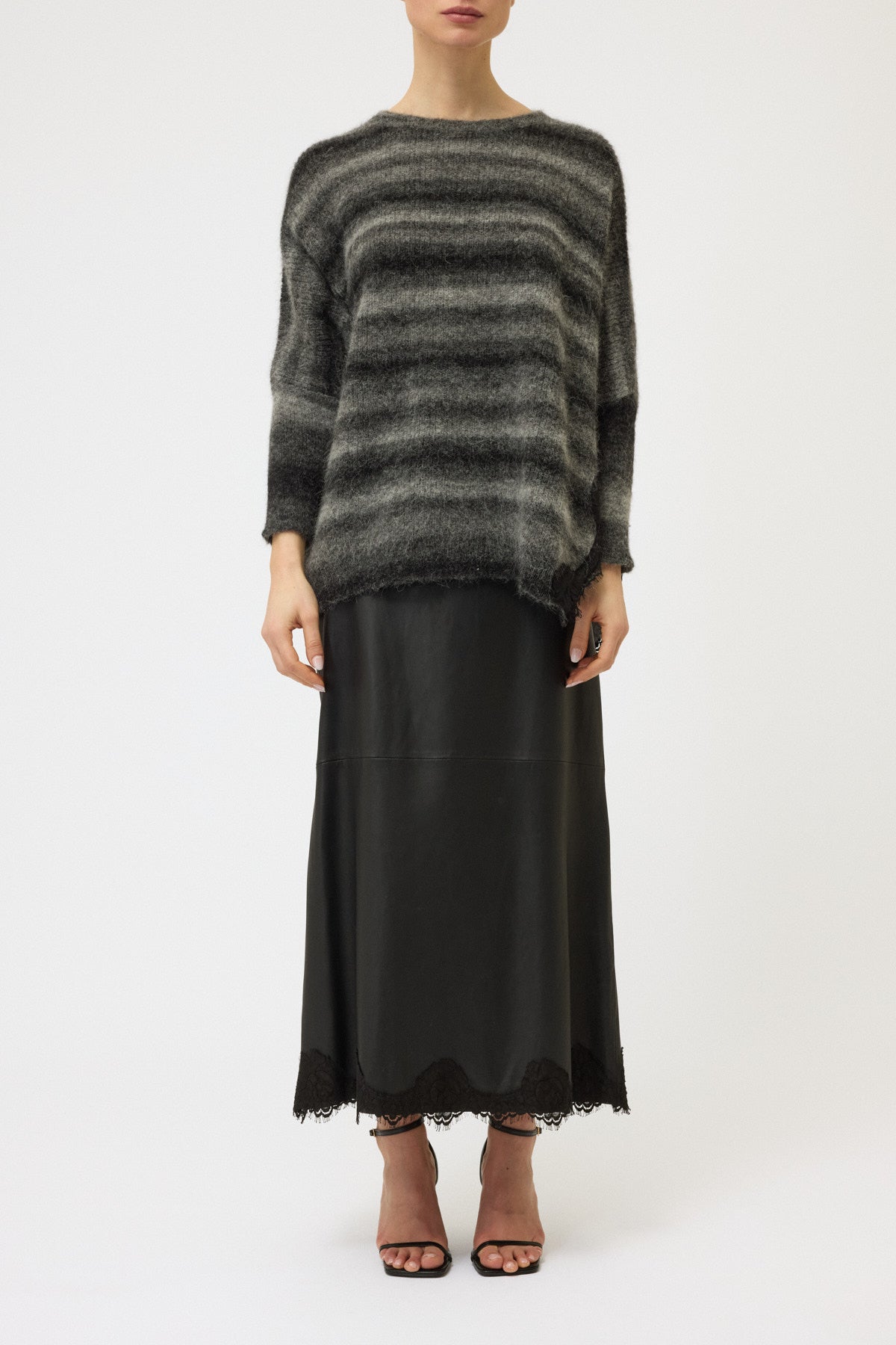 MAGLIA KIMONO CON SPACCO E PIZZO