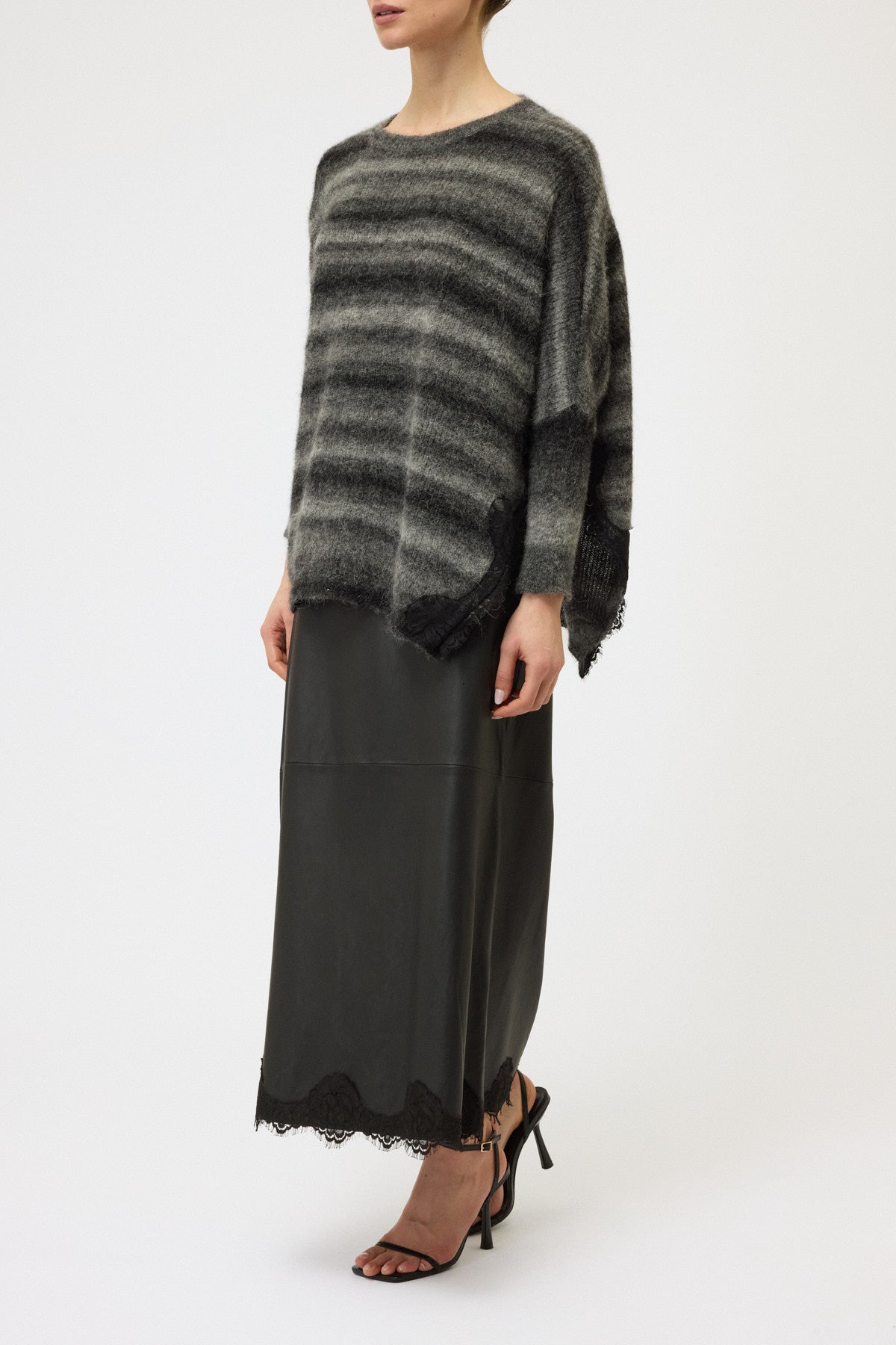 MAGLIA KIMONO CON SPACCO E PIZZO