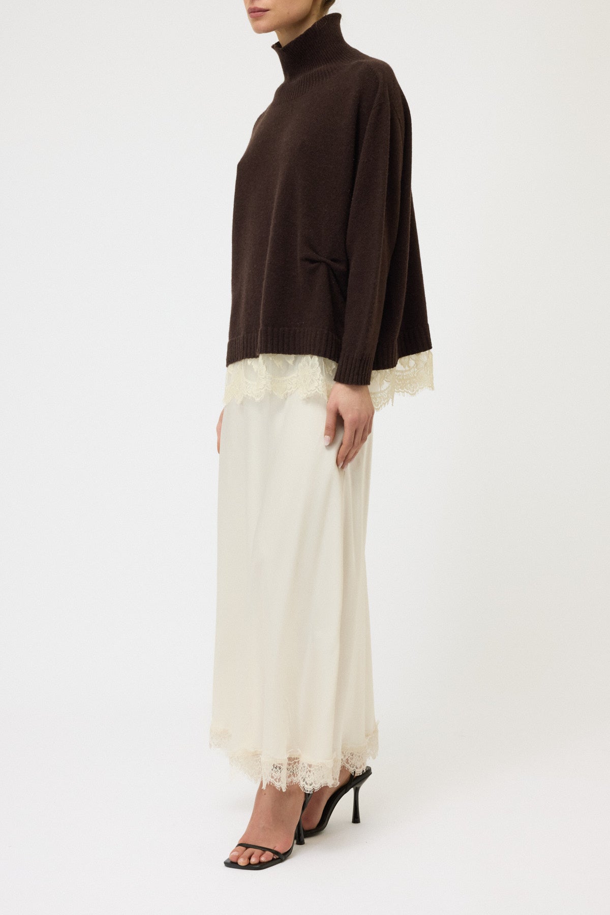 MAGLIA COLLO ALTO CON PIZZO