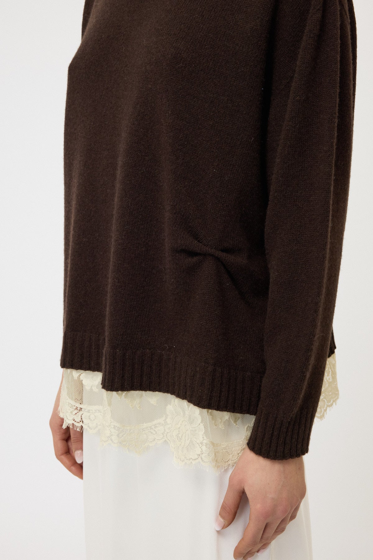 MAGLIA COLLO ALTO CON PIZZO