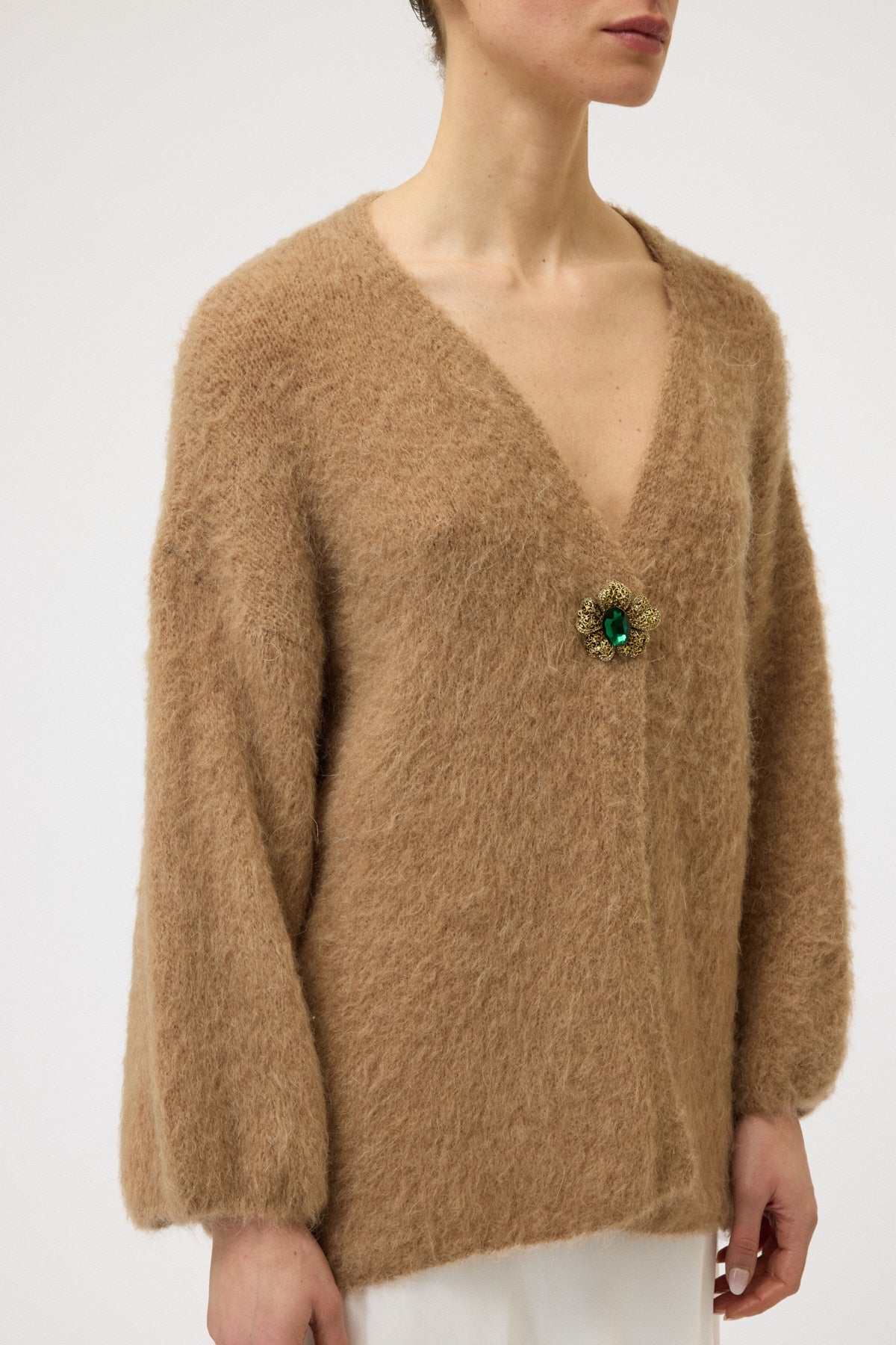CARDIGAN GARZATO CON SPILLA GIOIELLO