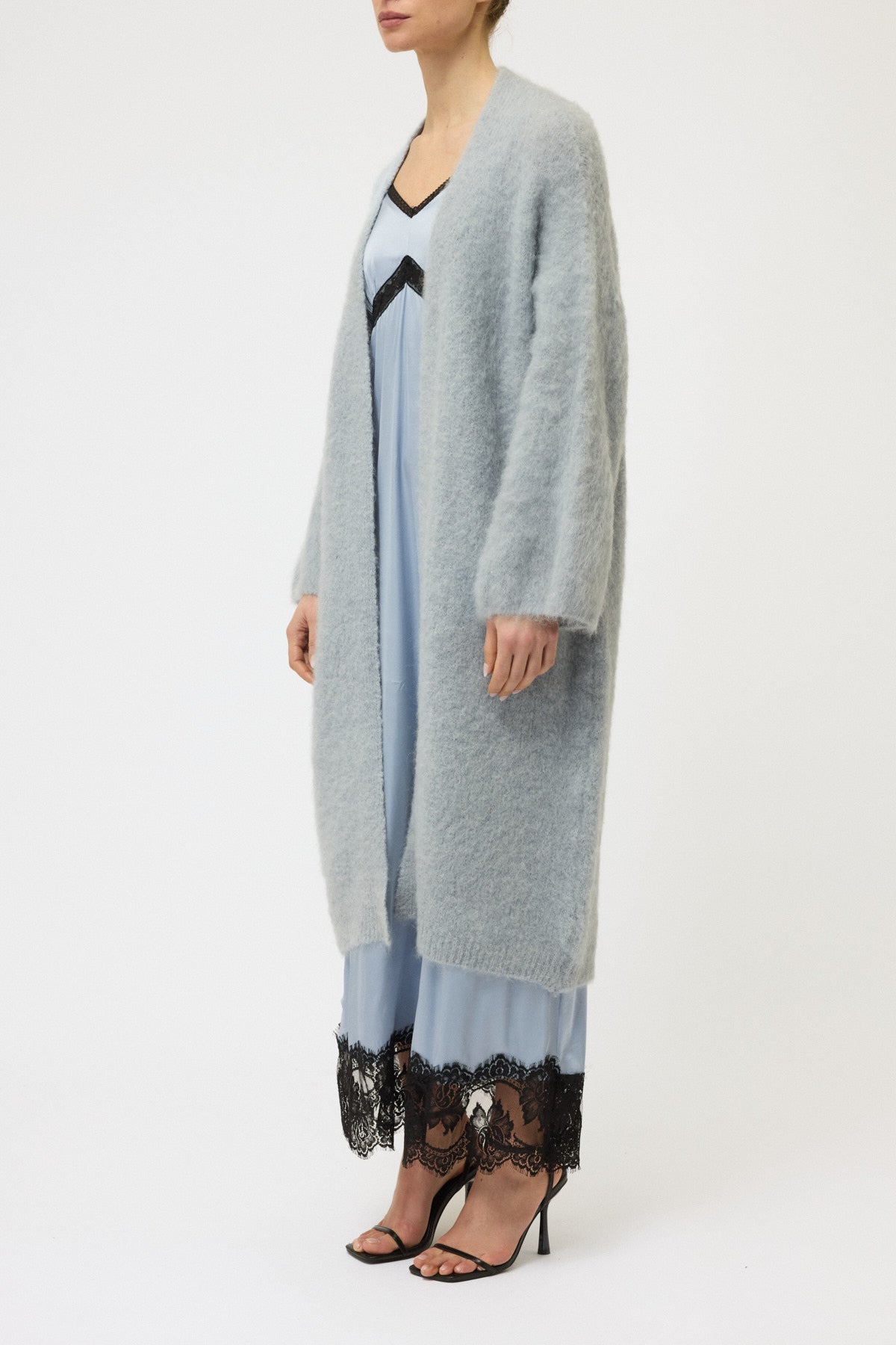 CARDIGAN GARZATO LUNGO CON SPILLA GIOIELLO