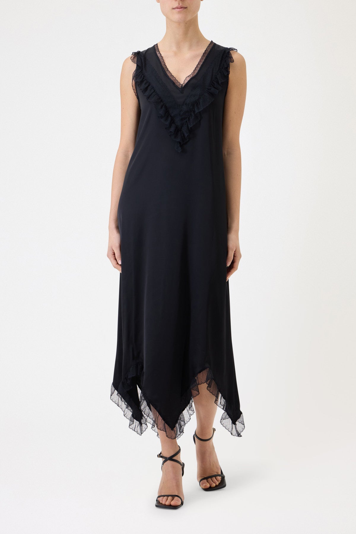 SLIP DRESS SPALLA LARGA IN RASO CON PIZZO