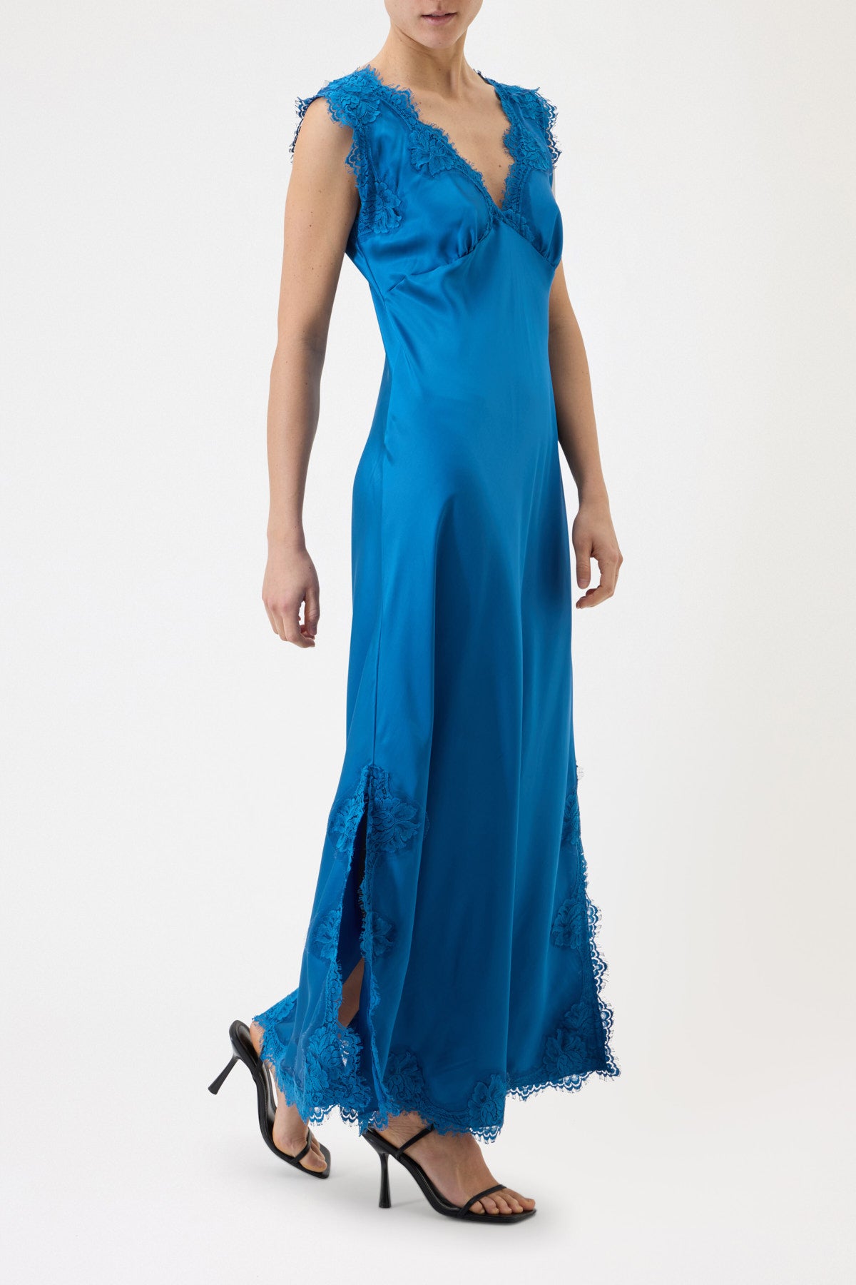 ANDREA WIDE SHOULDER SLIP DRESS IN VISCOSE WITH LACE