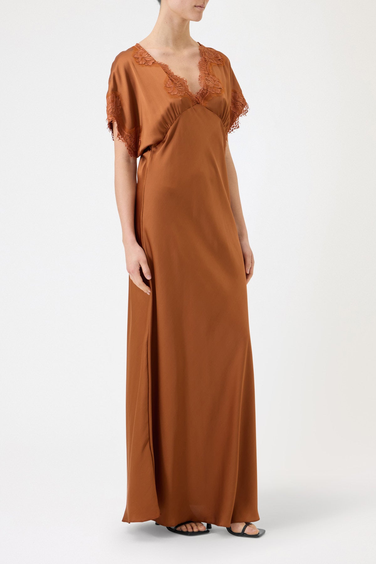 ABITO LUNGO EMILIA IN VISCOSA CON PIZZO