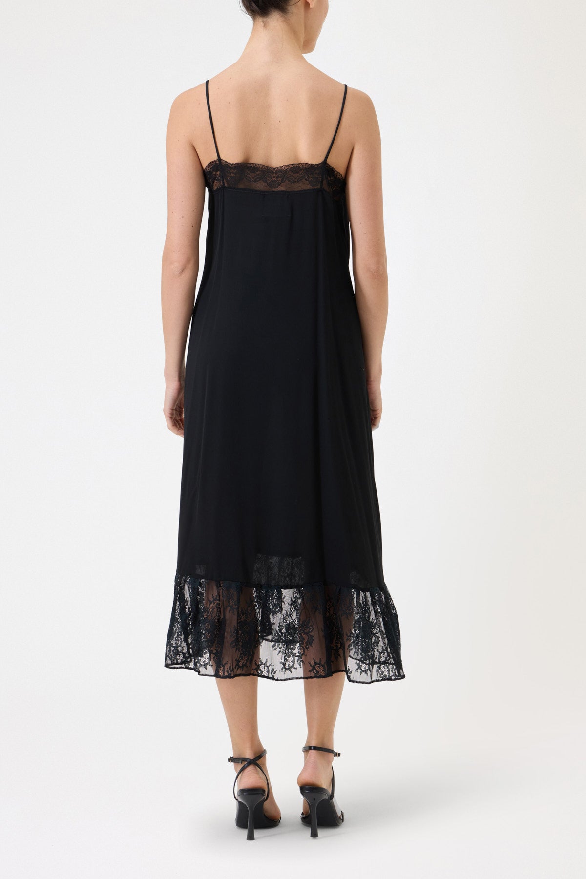 SLIP DRESS CON PIZZO A CONTRASTO CON SPILLA
