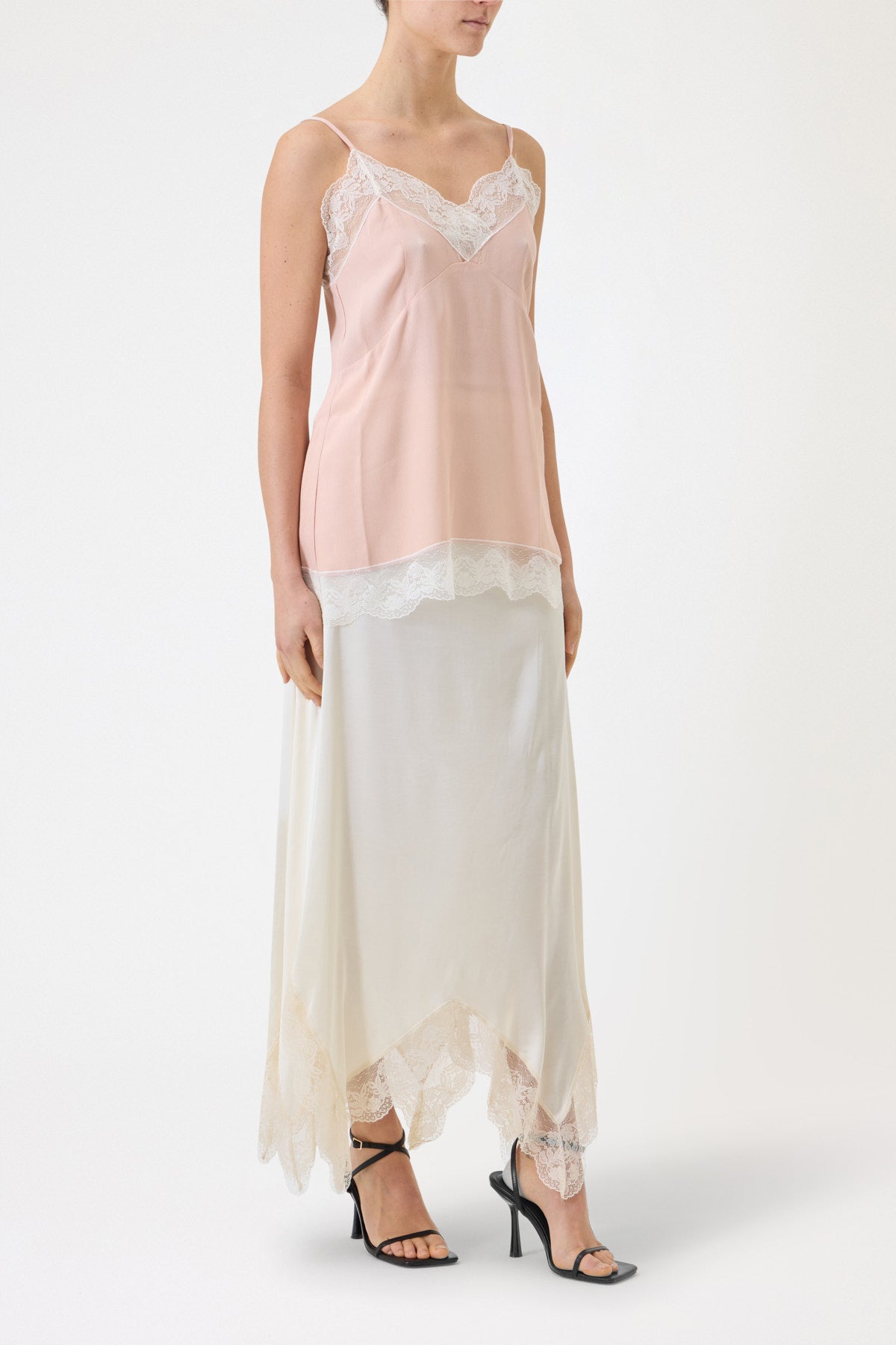 TOP WITH CONTRAST LACE