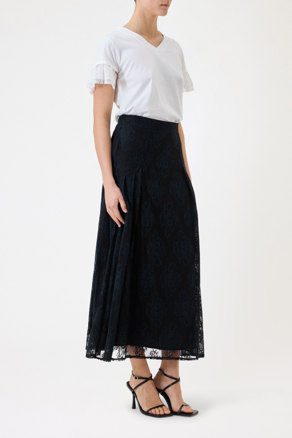 LONG LACE SKIRT
