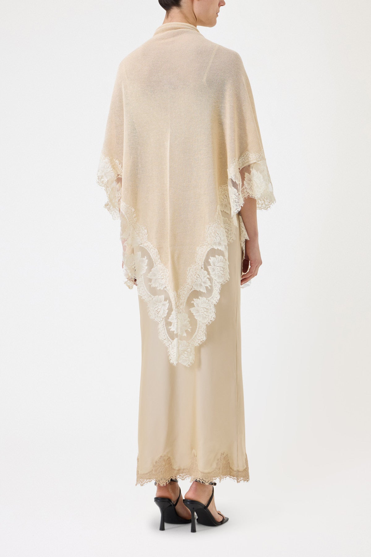 KEFIA WITH LACE