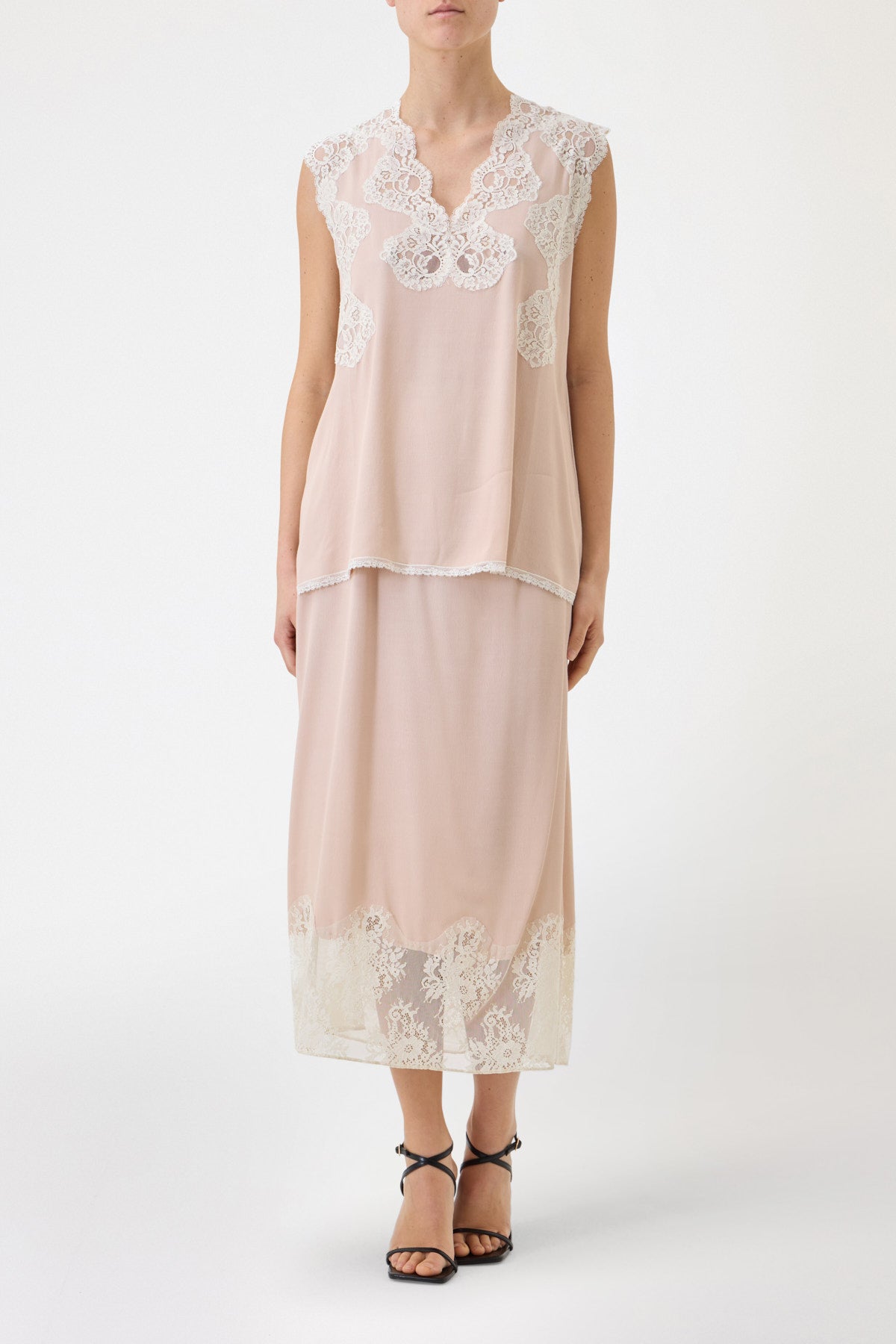 TOP SPALLA LARGA CON PIZZO IN CONTRASTO