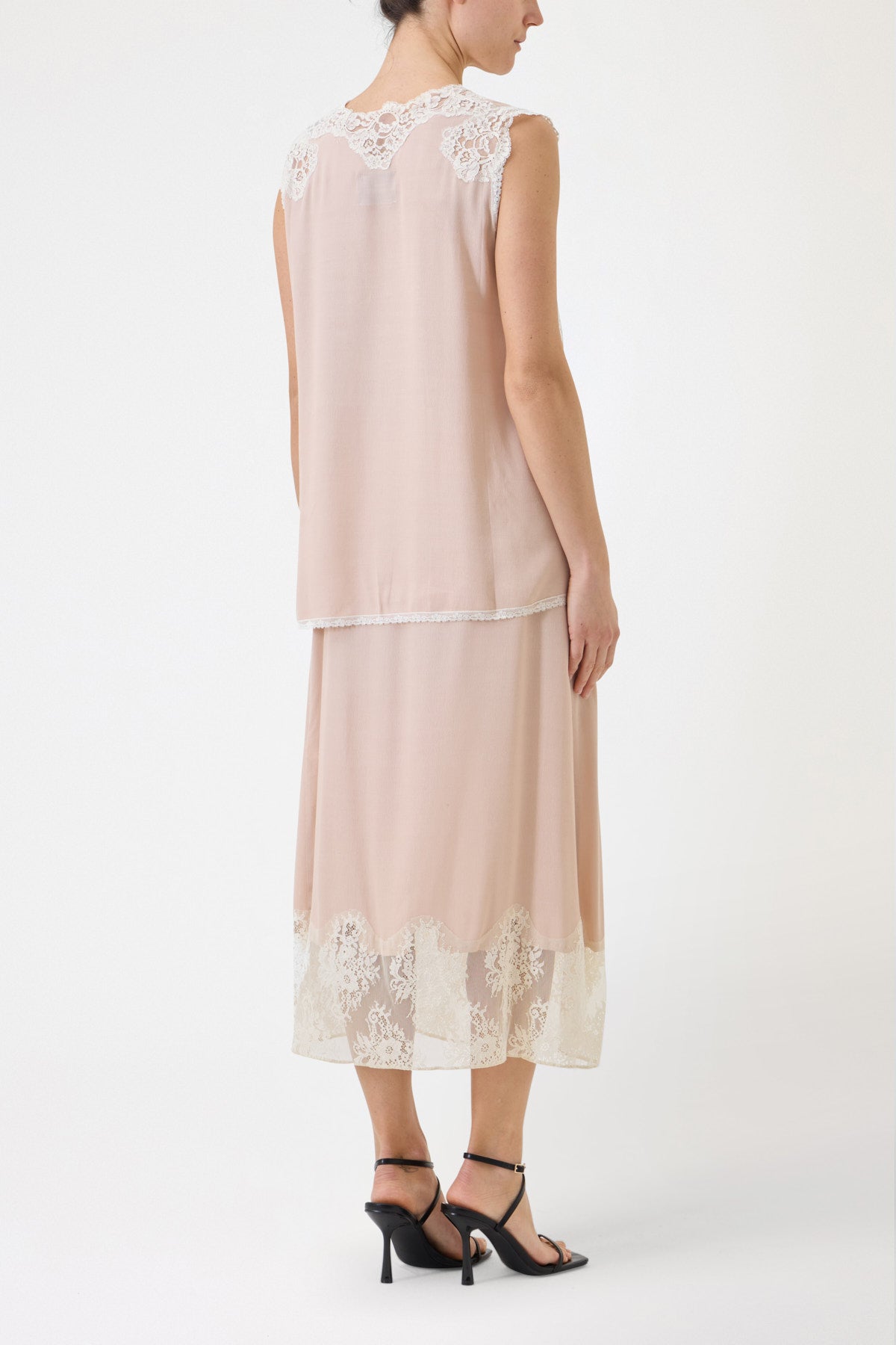 TOP SPALLA LARGA CON PIZZO IN CONTRASTO