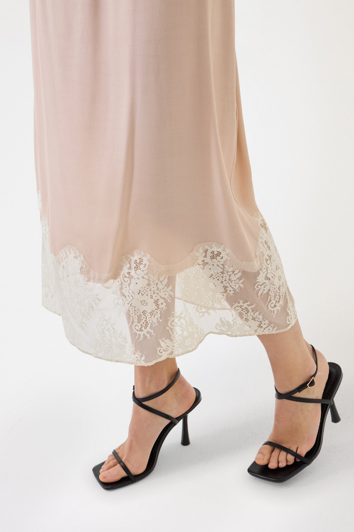 GONNA LONGUETTE CON PIZZO A CONTRASTO