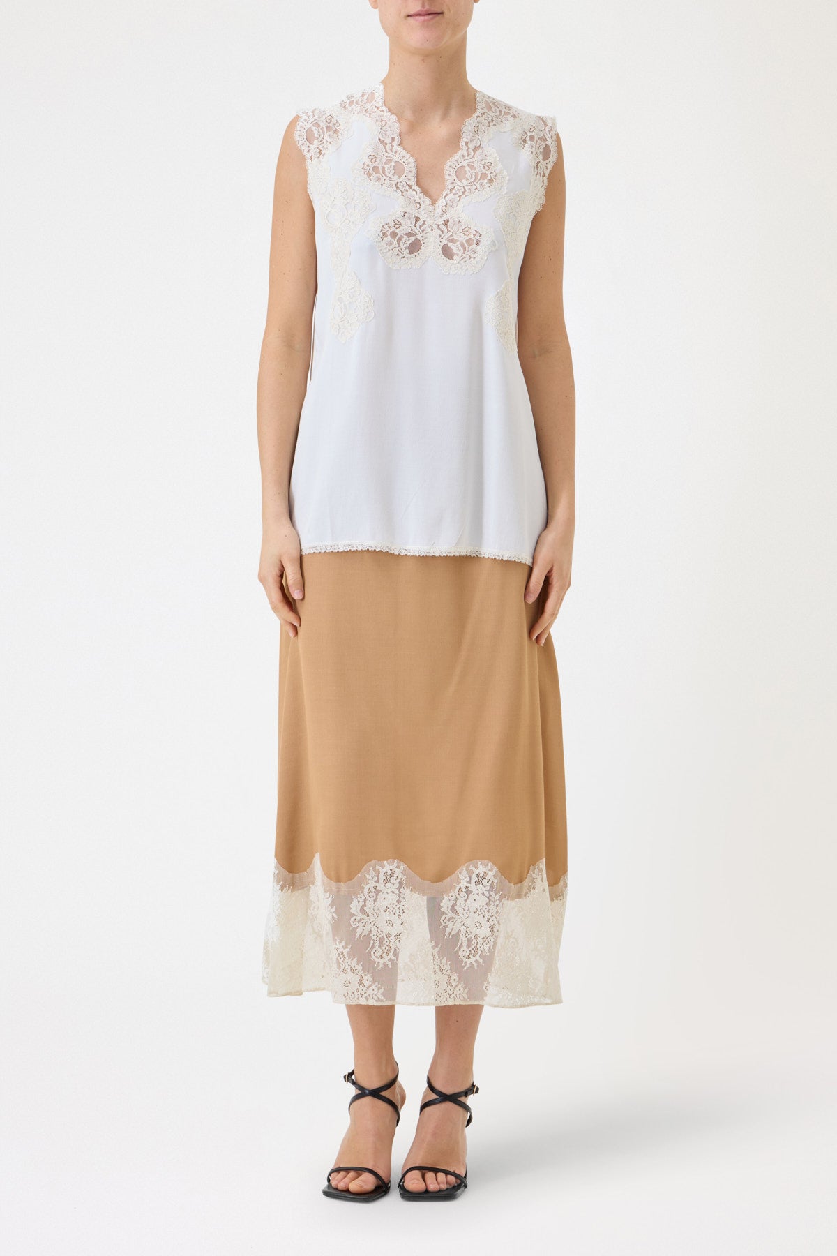 TOP SPALLA LARGA CON PIZZO IN CONTRASTO