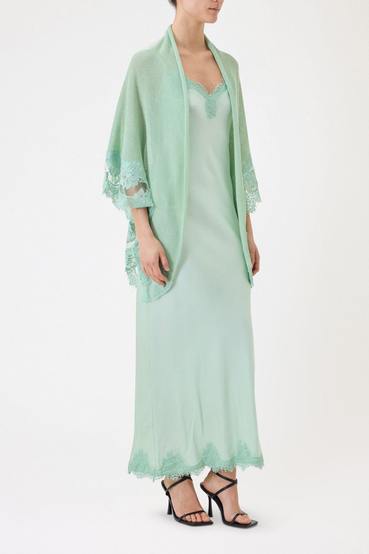 KEFIA WITH LACE