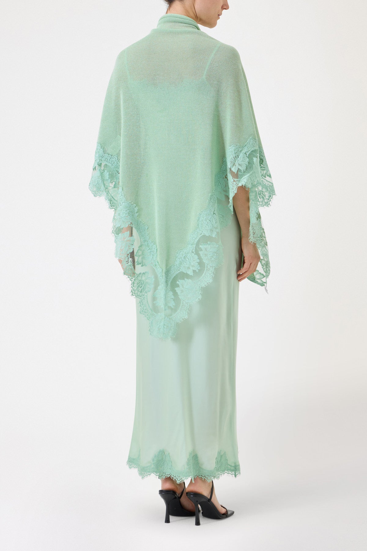 KEFIA WITH LACE
