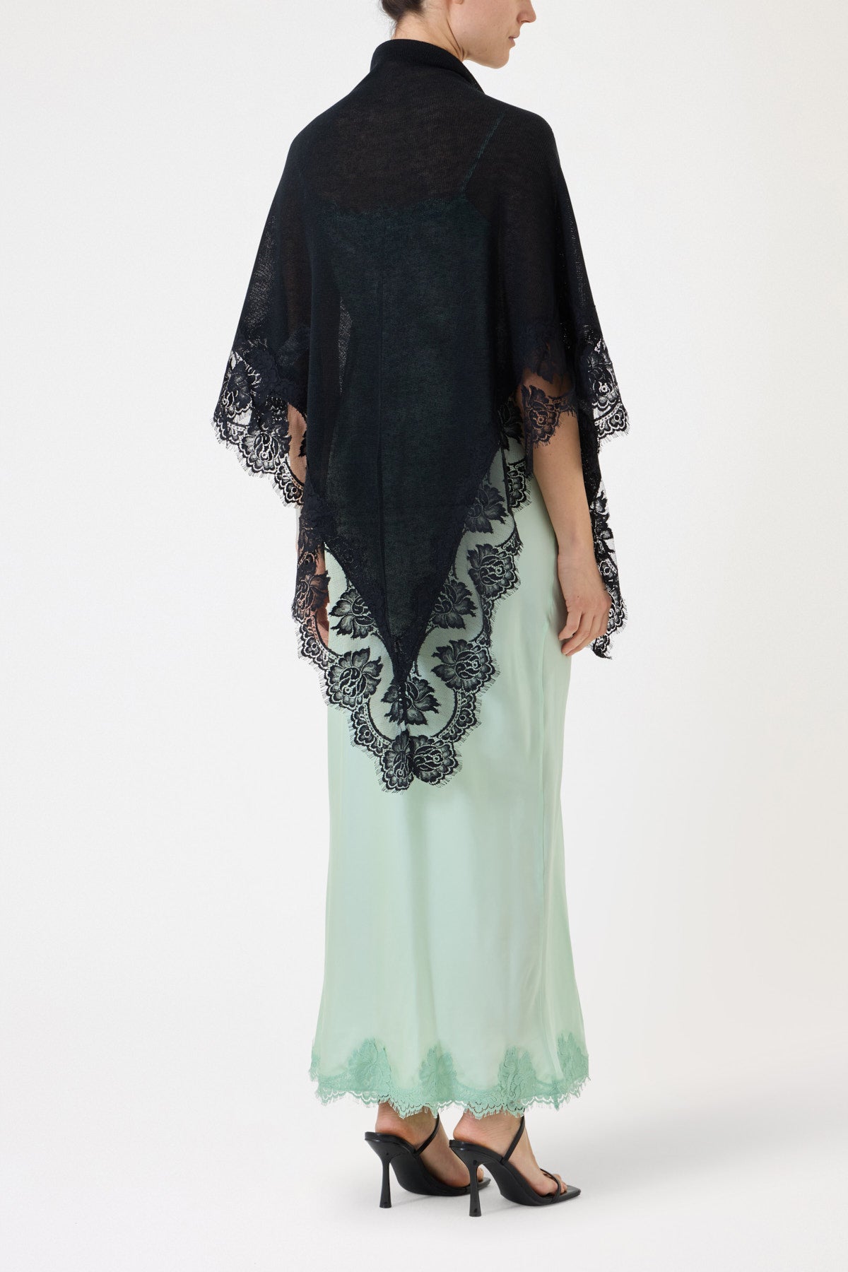 KEFIA WITH LACE