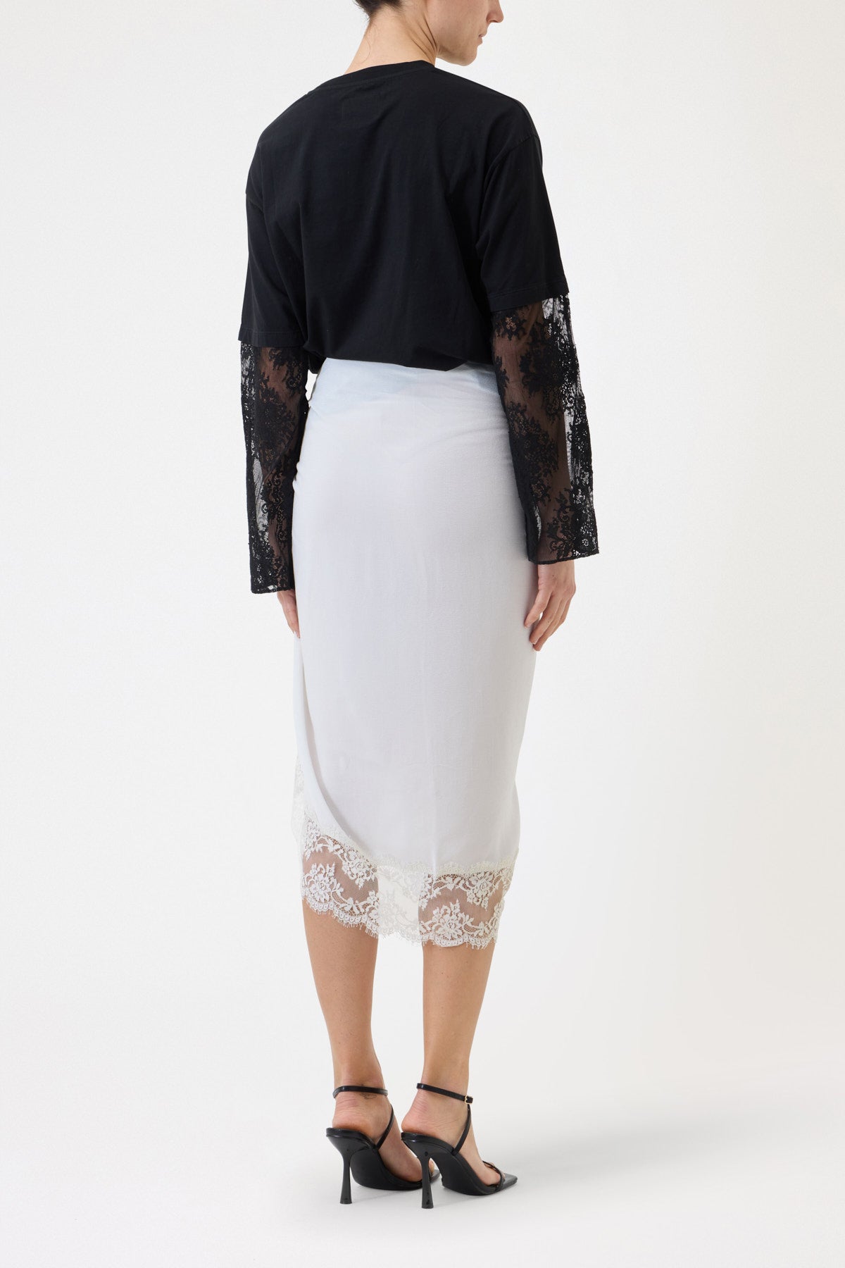 SHAWL WITH LACE