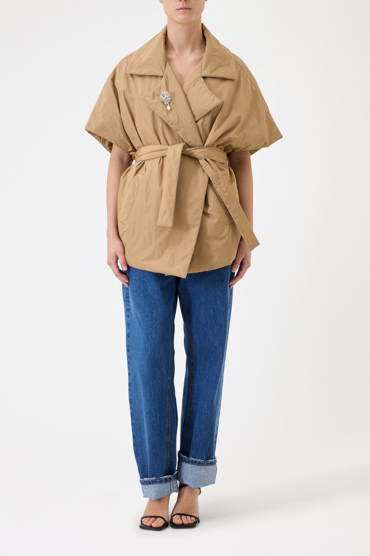 OVERSIZED 100-GRAM WAISTCOAT WITH JEWEL BROOCH