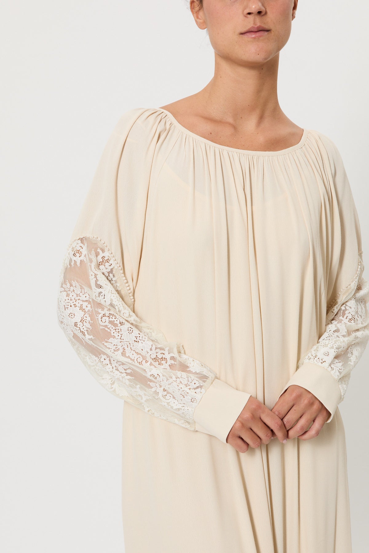 LONG SLEEVE DRESS WITH LACE