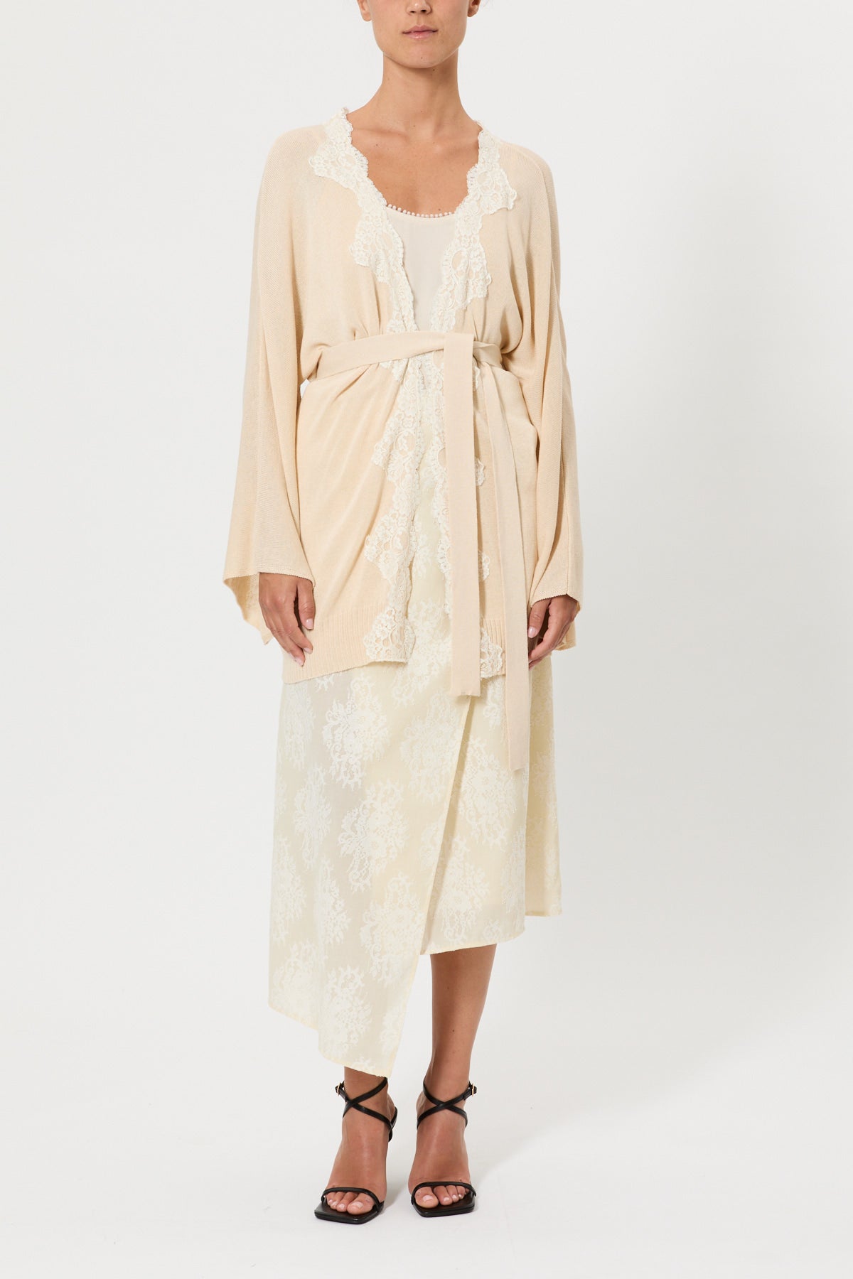 KIMONO CARDIGAN WITH CONTRASTING BELT AND LACE